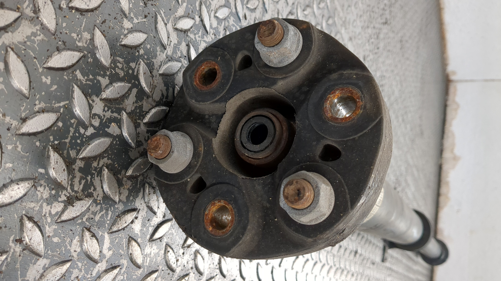 Вал карданный задний