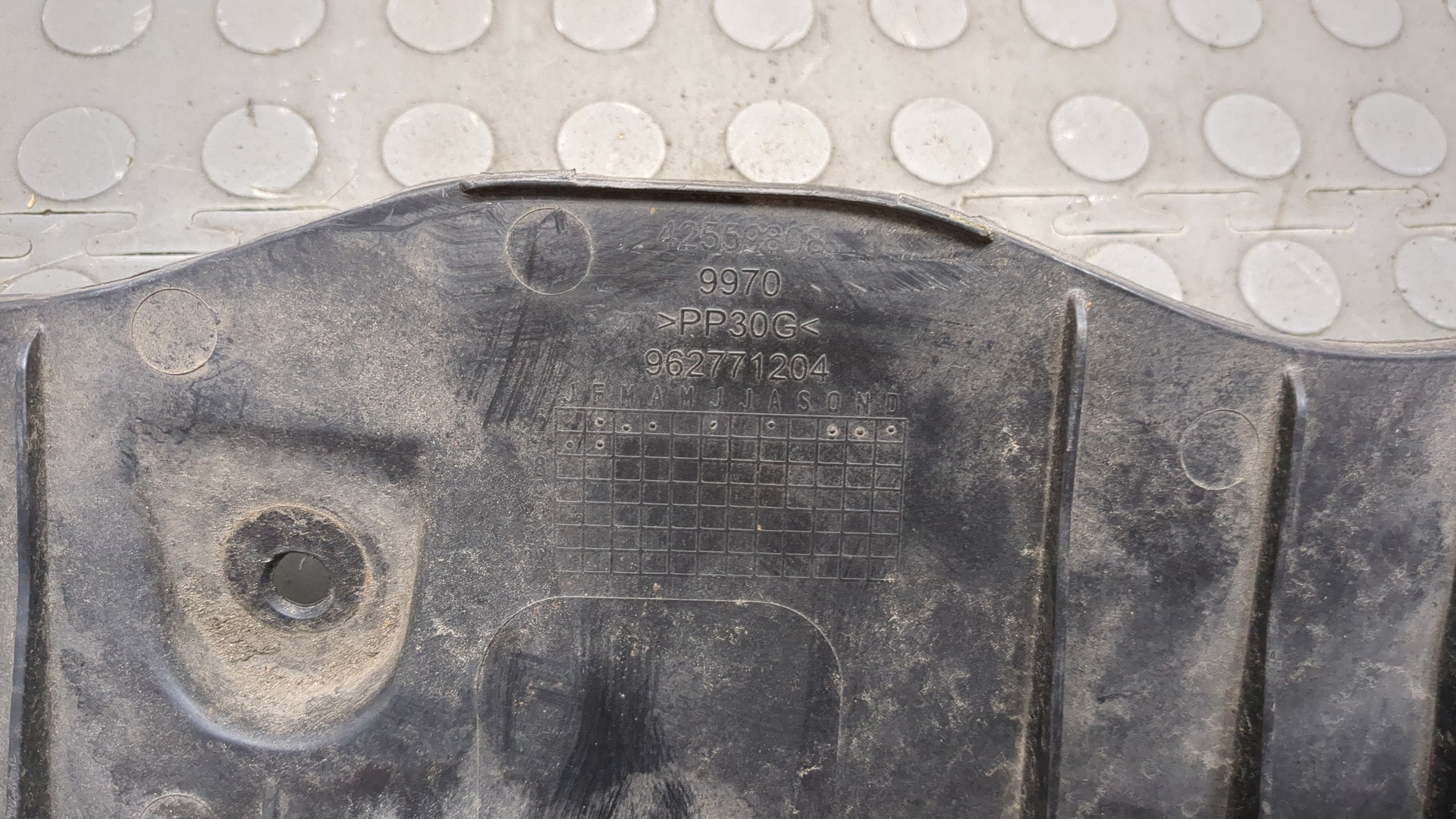 Решетка стеклоочистителей (Жабо)