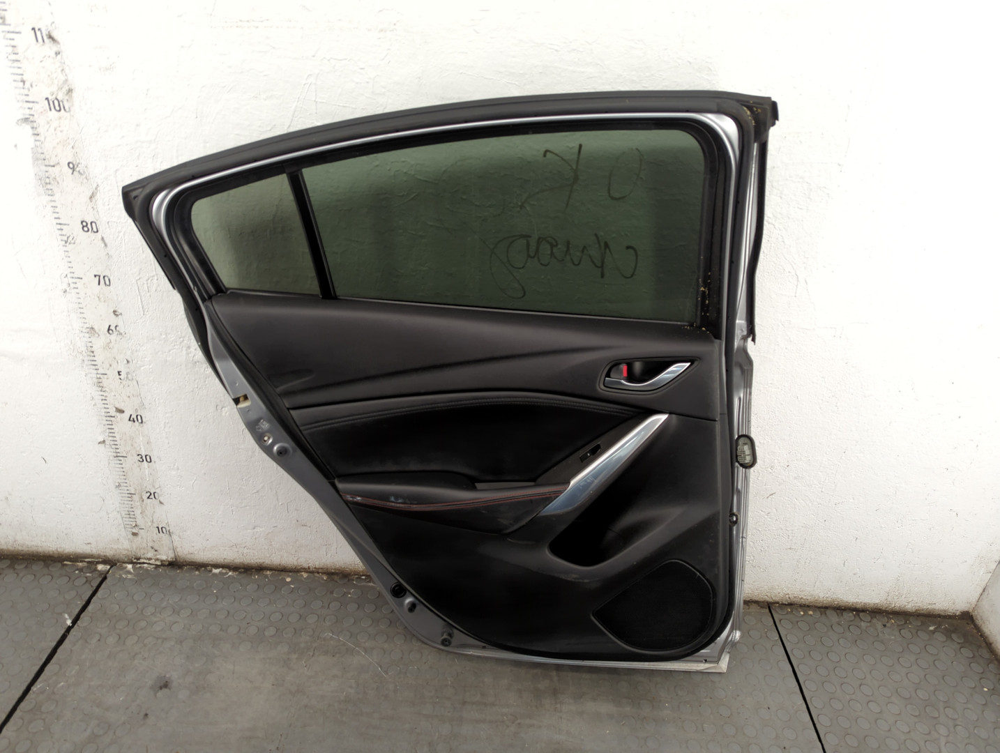 Дверь задняя левая