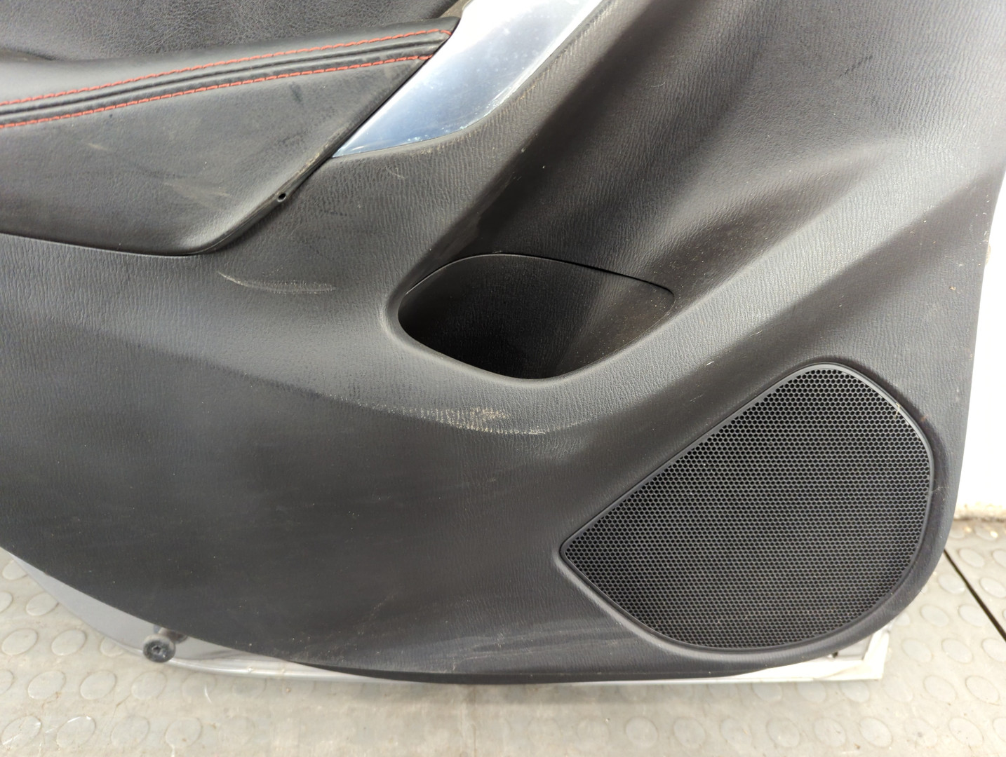 Дверь задняя левая