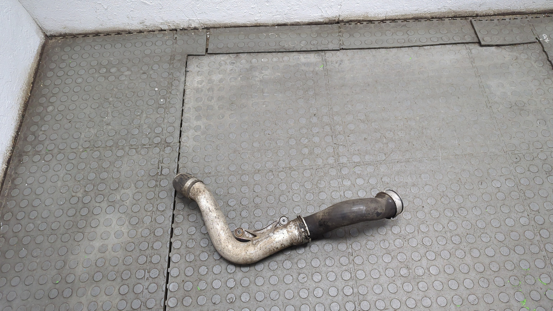 Патрубок интеркулера