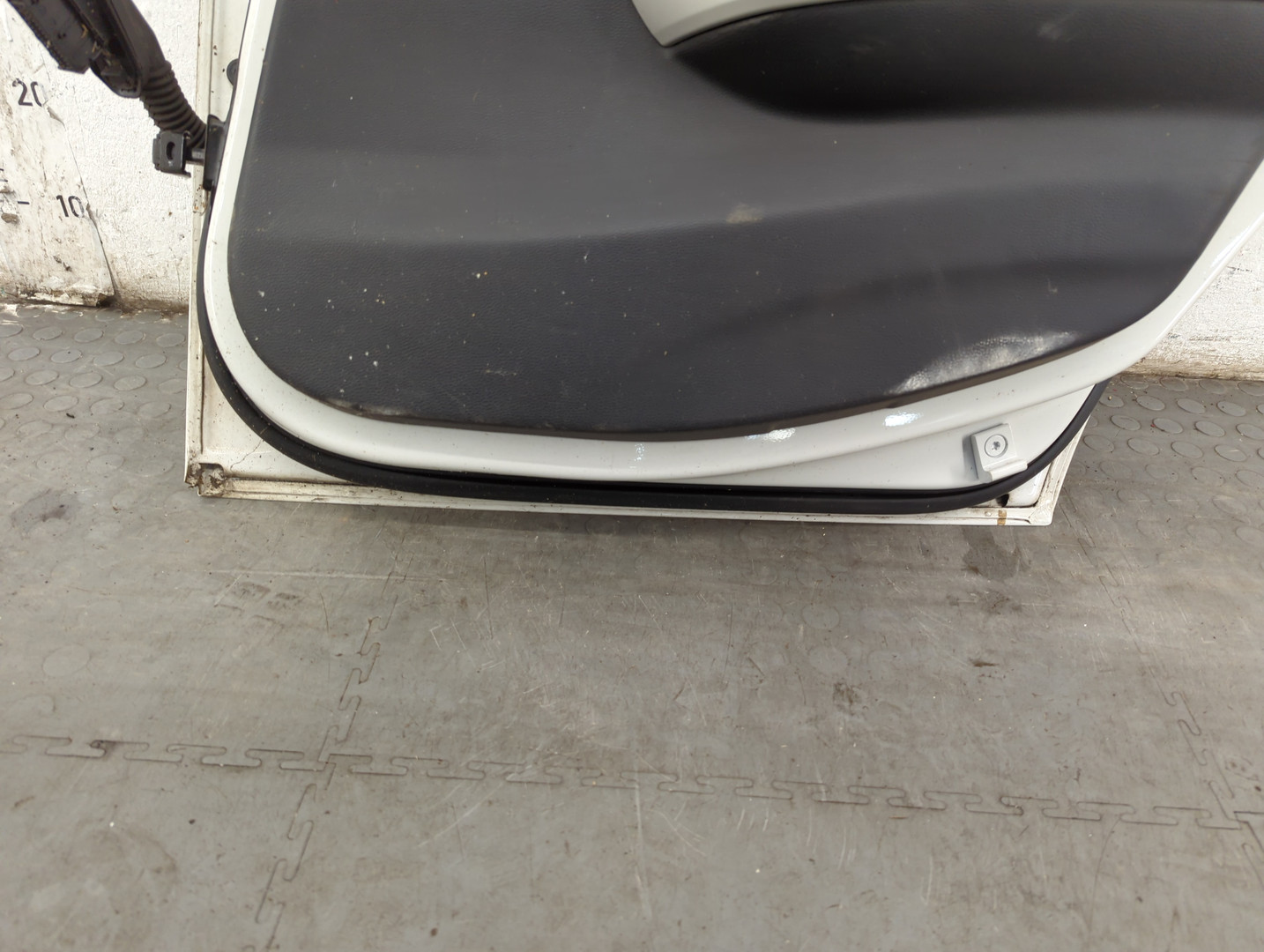 Дверь задняя правая