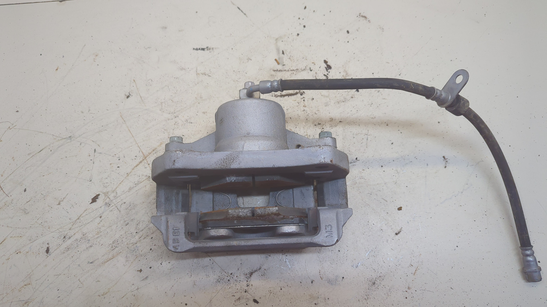 Суппорт передний правый