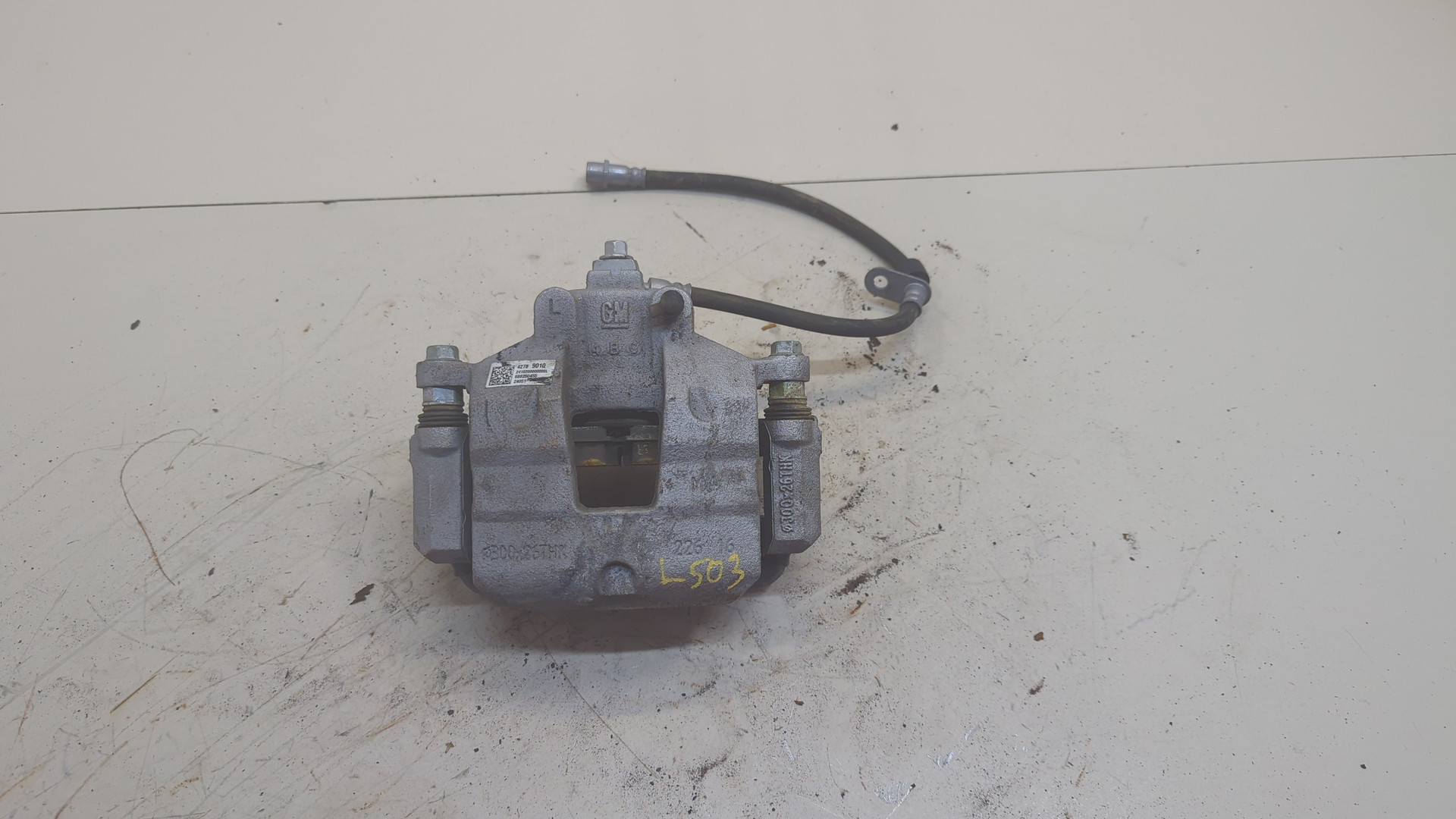 Суппорт передний левый