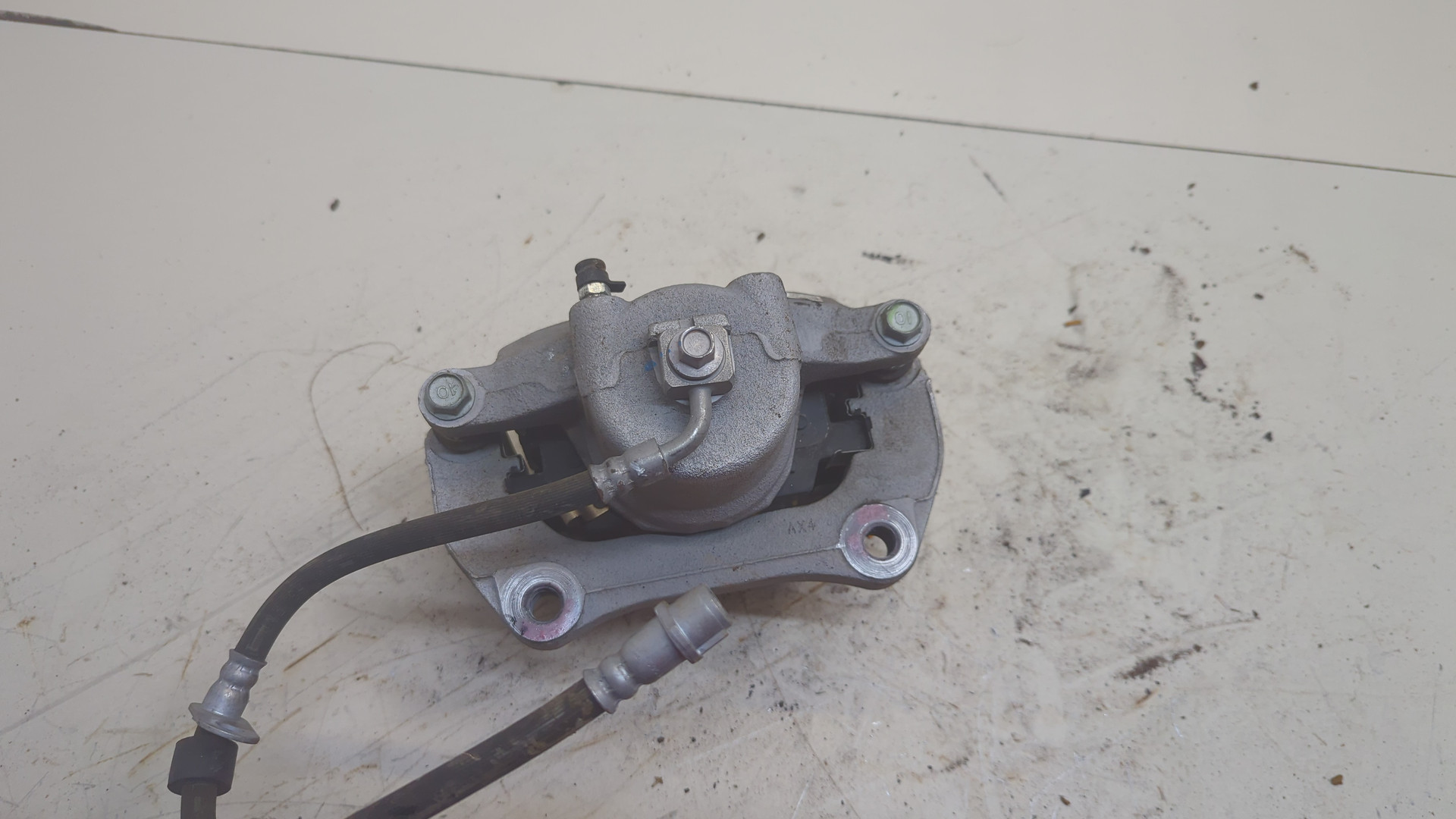 Суппорт передний левый