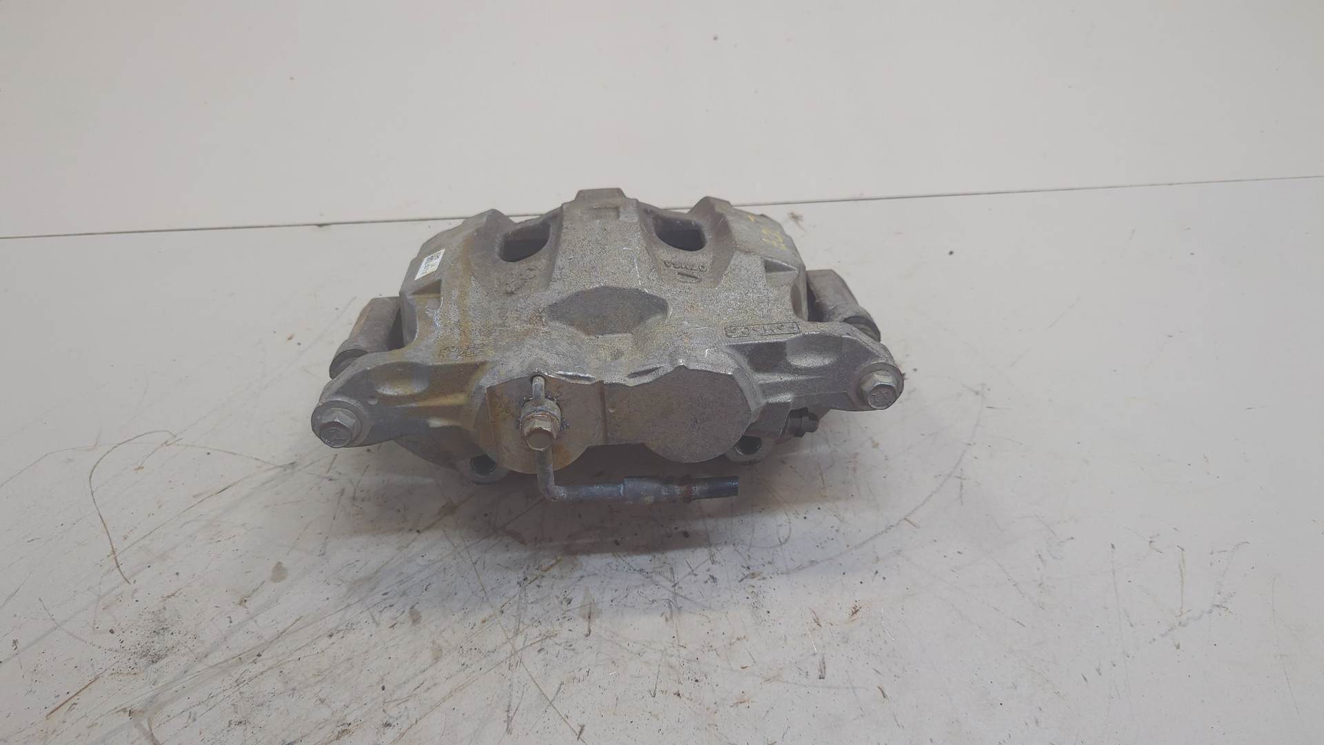 Суппорт передний левый