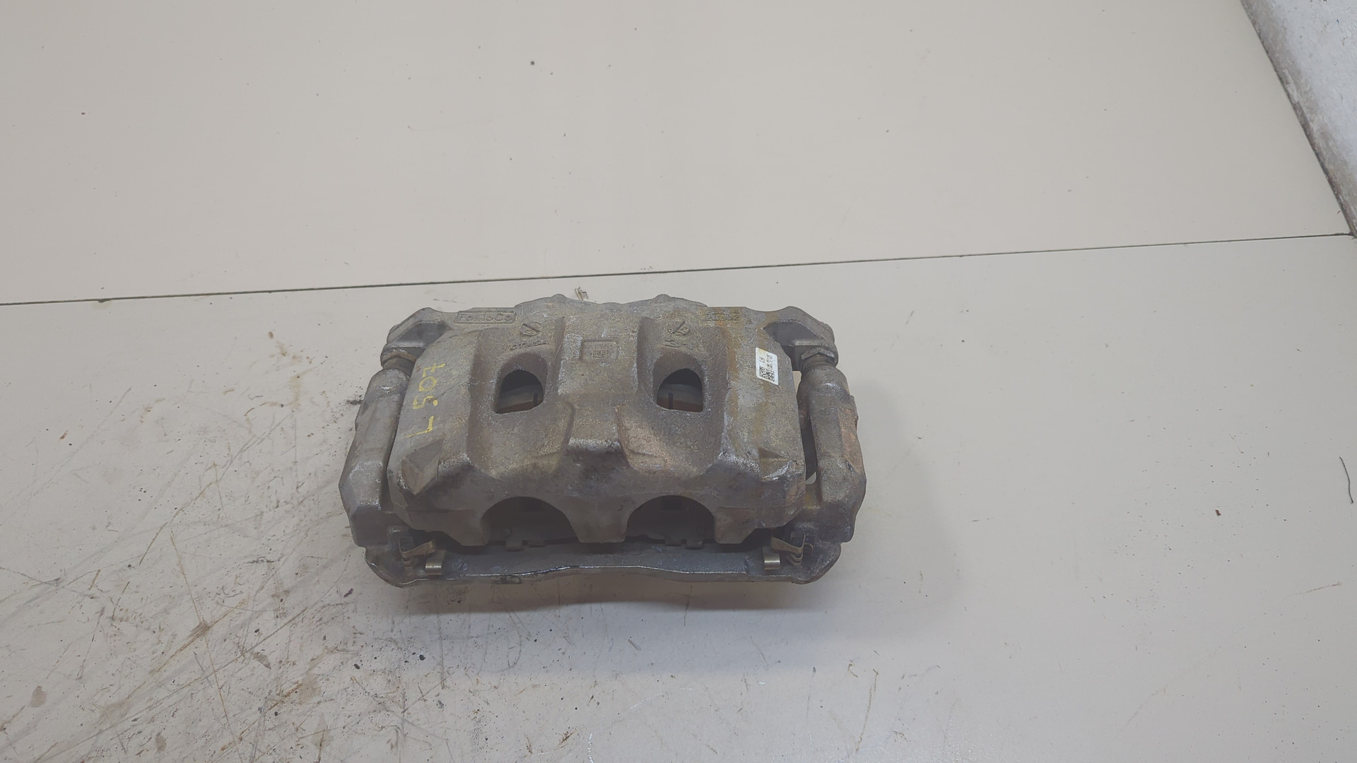 Суппорт передний левый