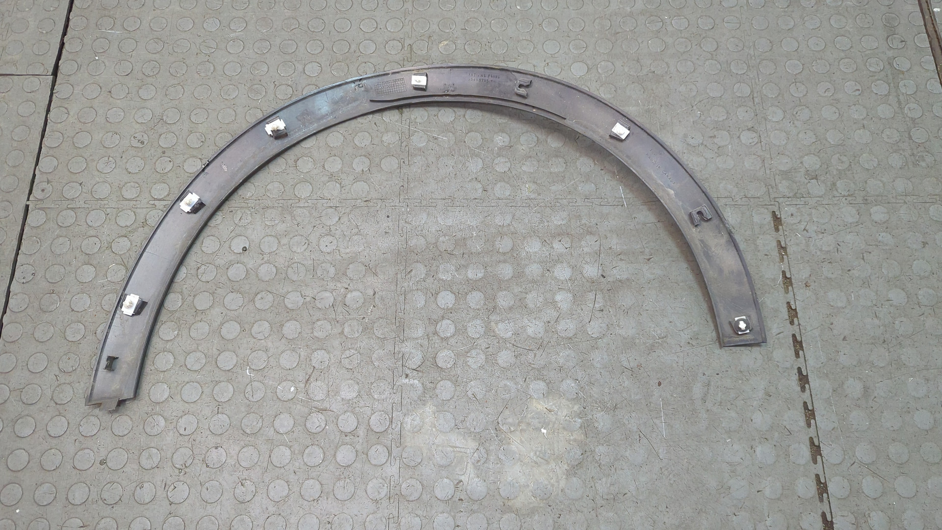 Накладка переднего крыла правого