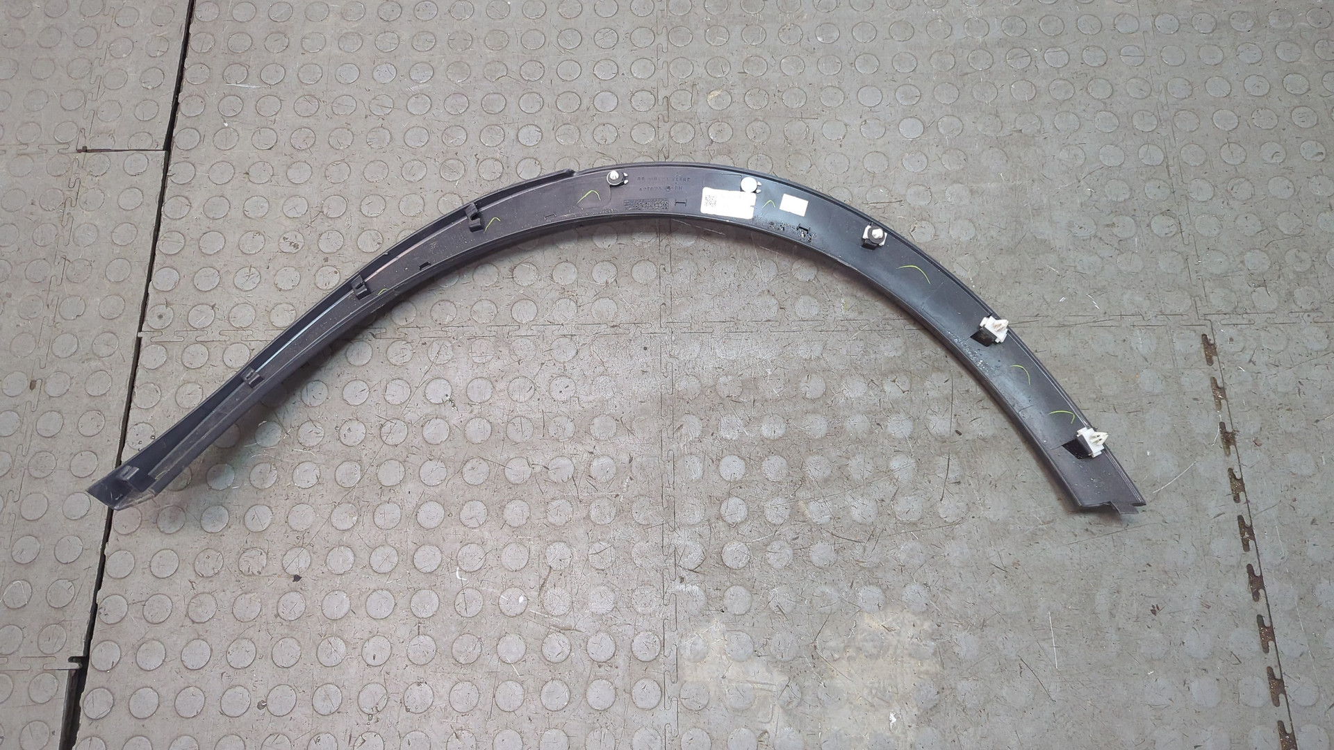 Молдинг заднего крыла правого