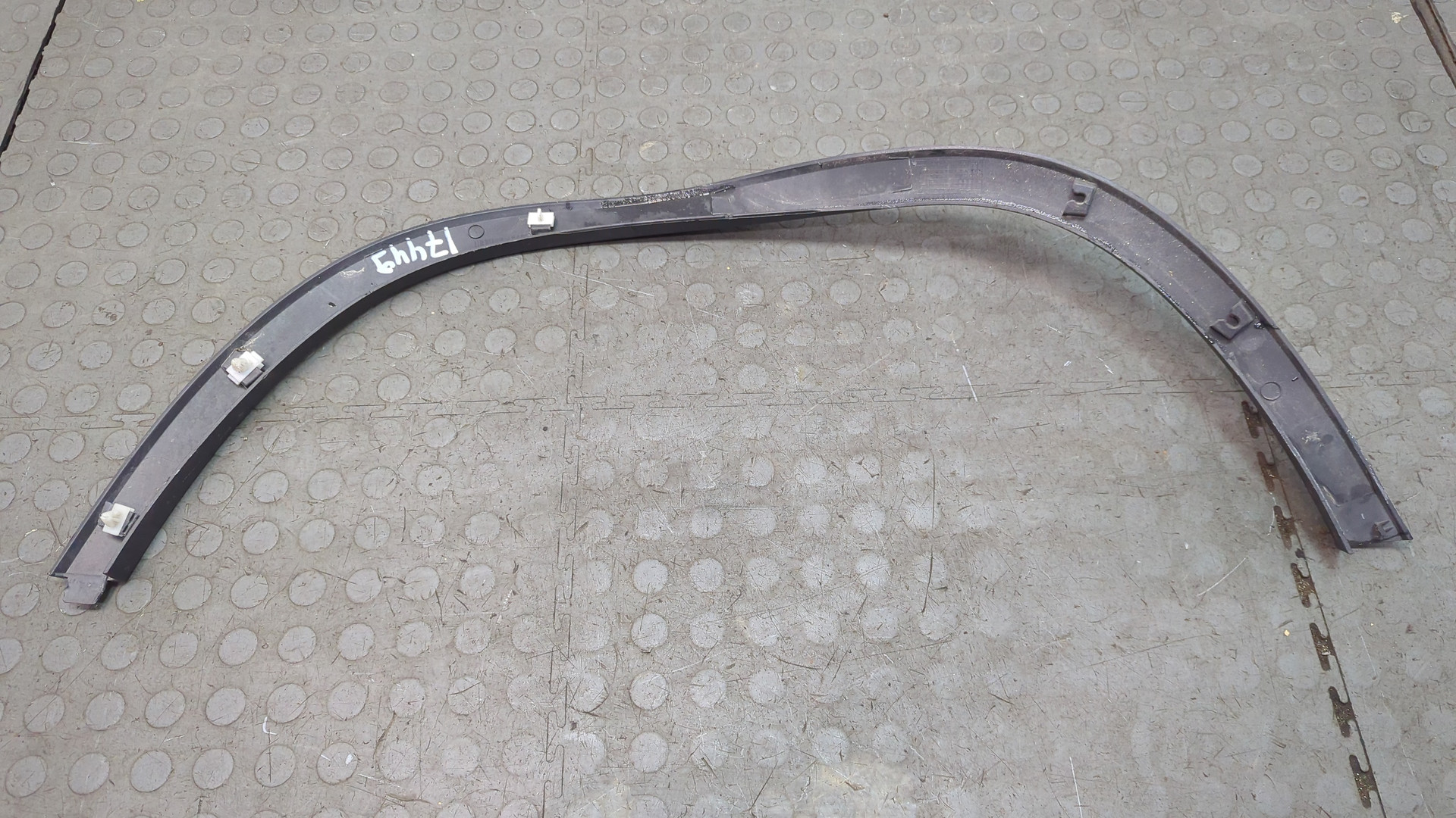 Накладка переднего крыла правого