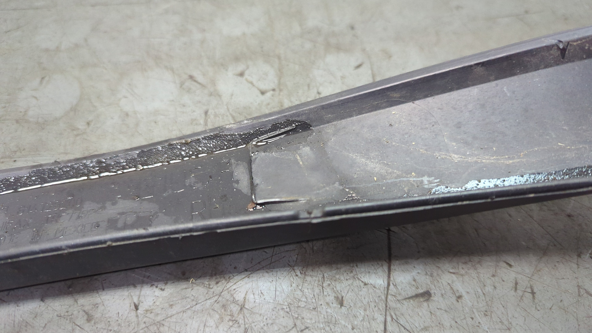 Накладка переднего крыла правого