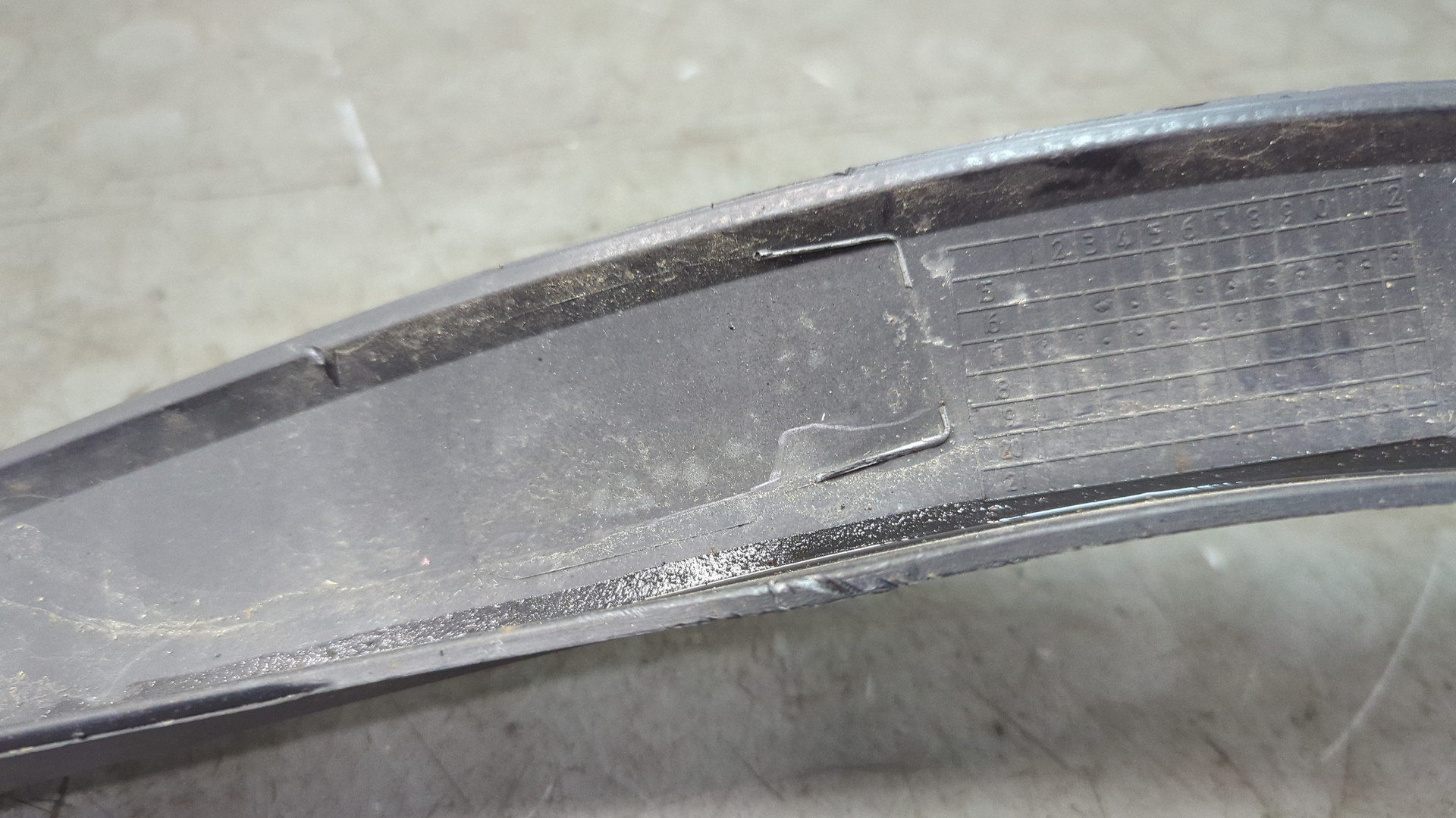 Накладка переднего крыла правого