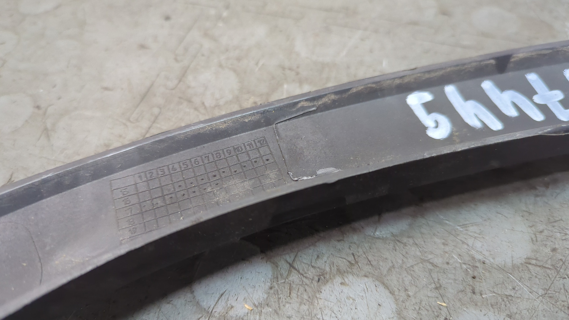 Накладка переднего крыла левого