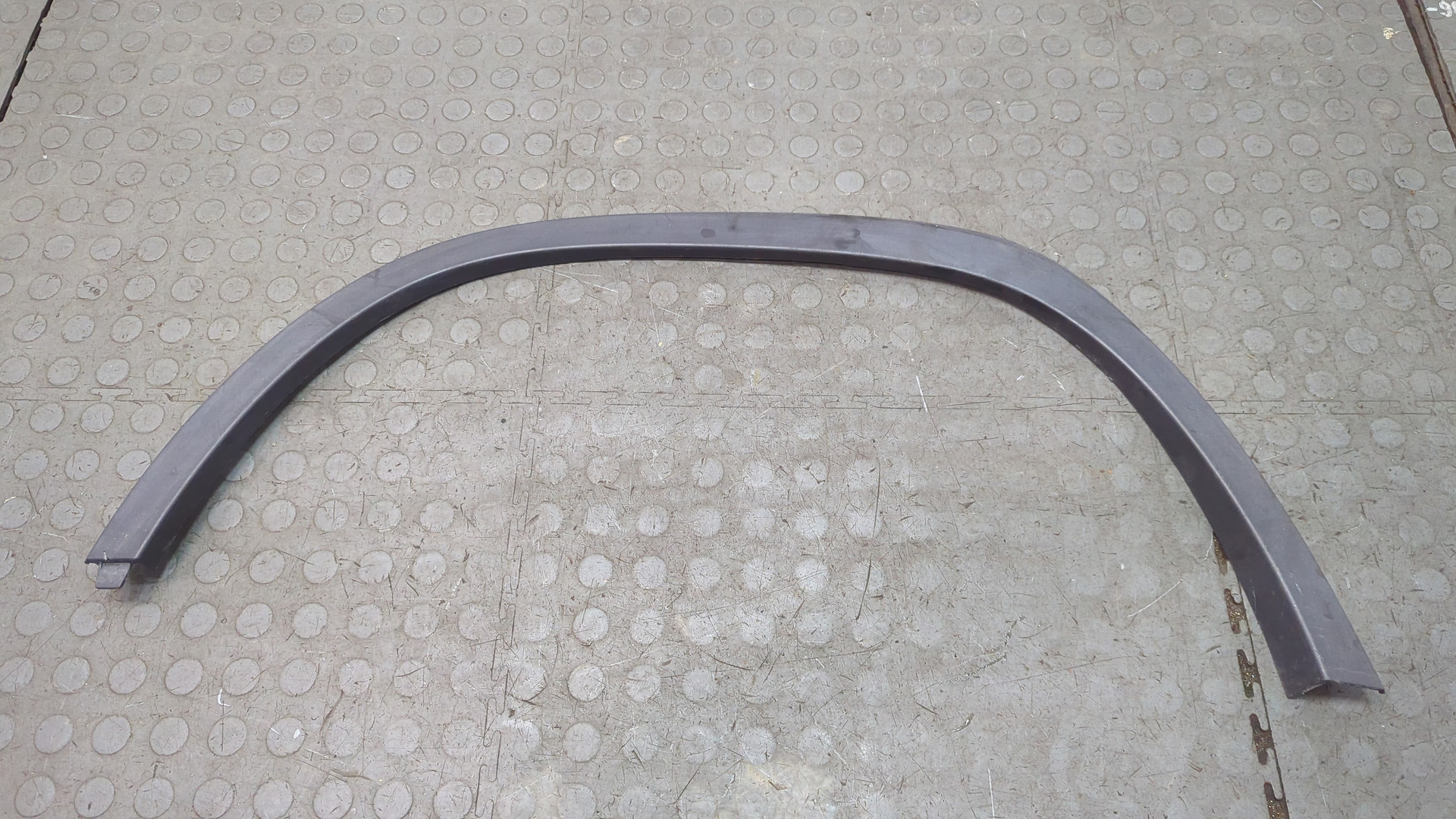 Накладка переднего крыла левого