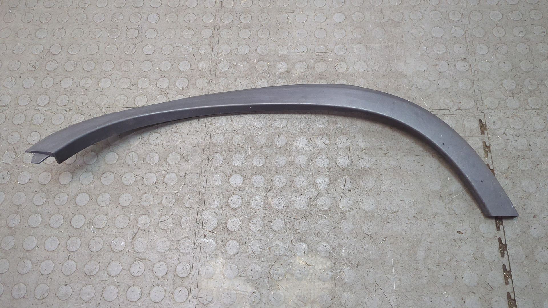 Накладка заднего крыла левого