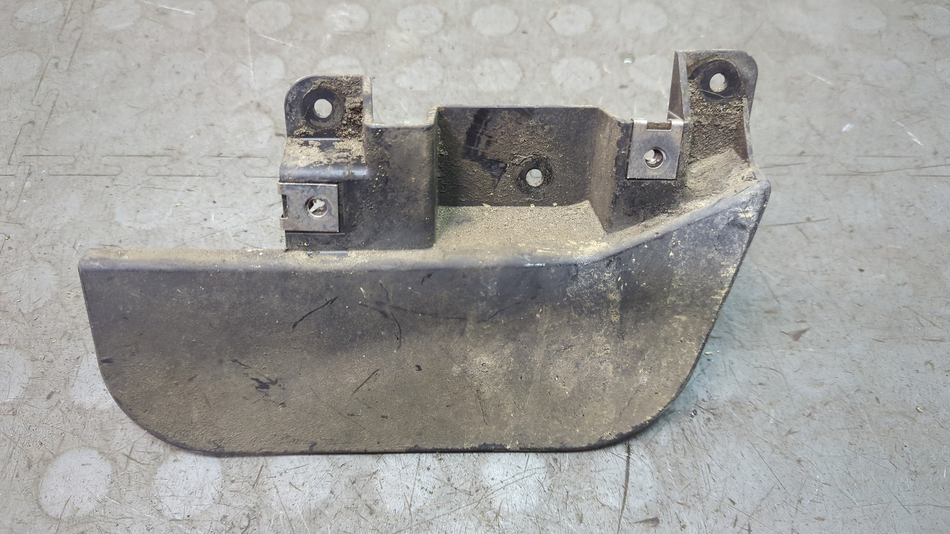 Брызговик задний правый