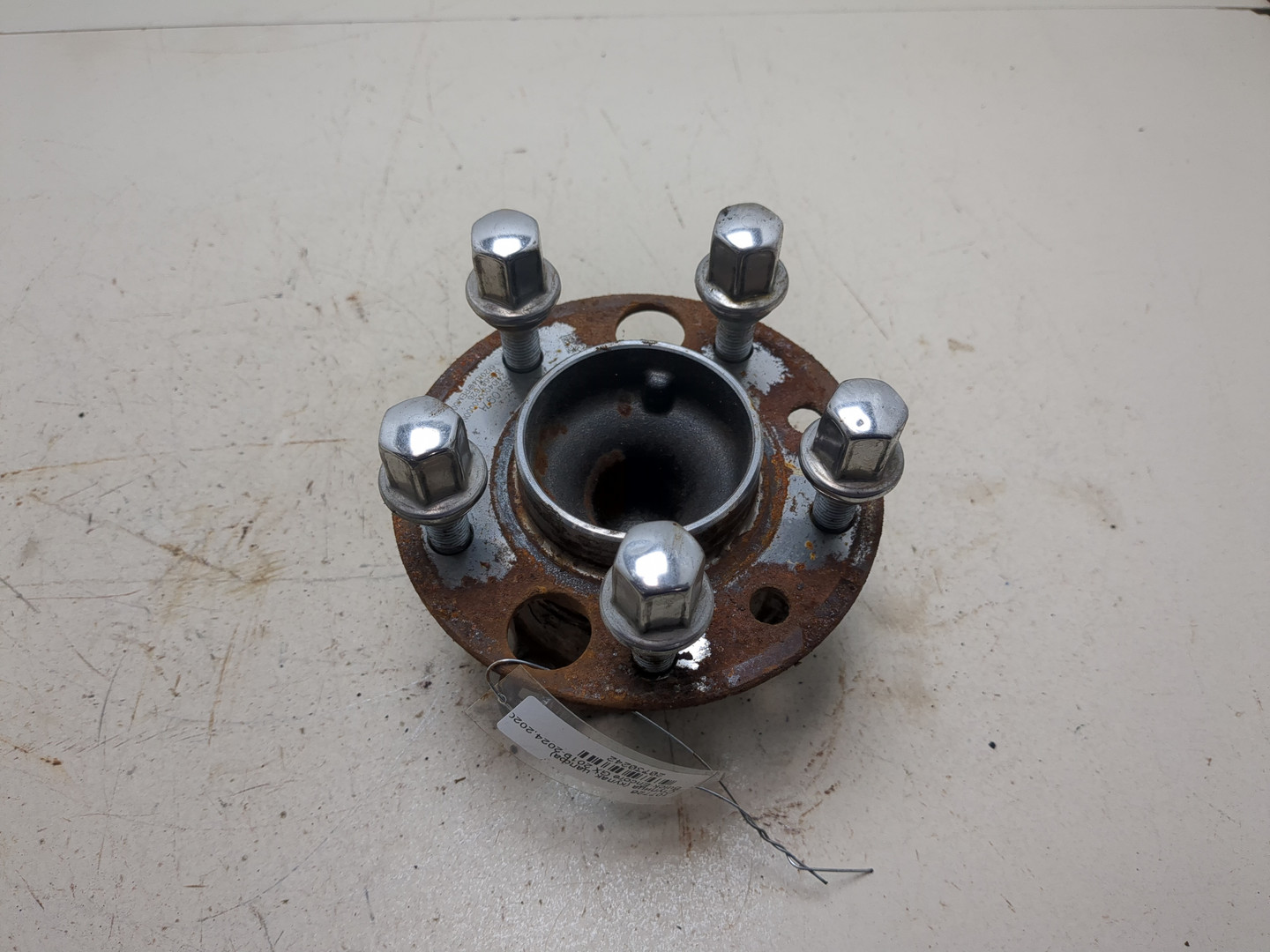 Кулак поворотный задний левый