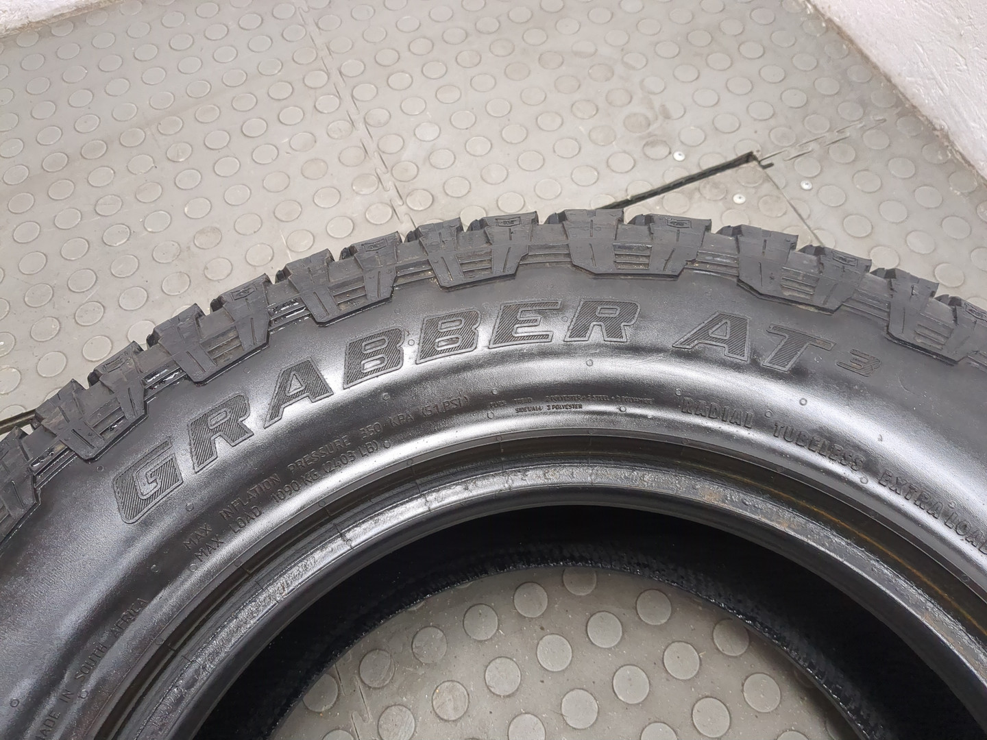 Шины комплект (4 шт.)