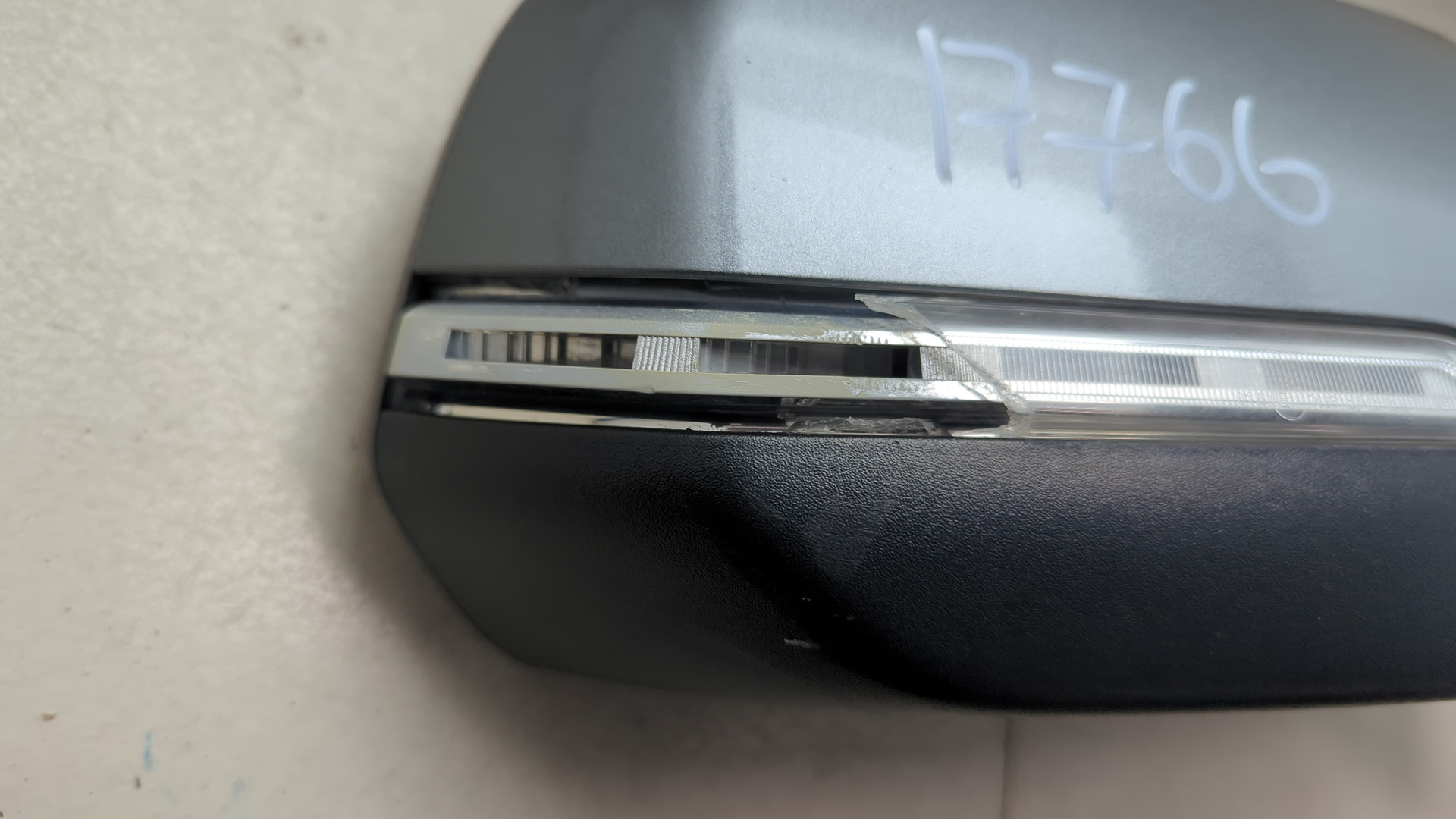 Зеркало правое электрическое