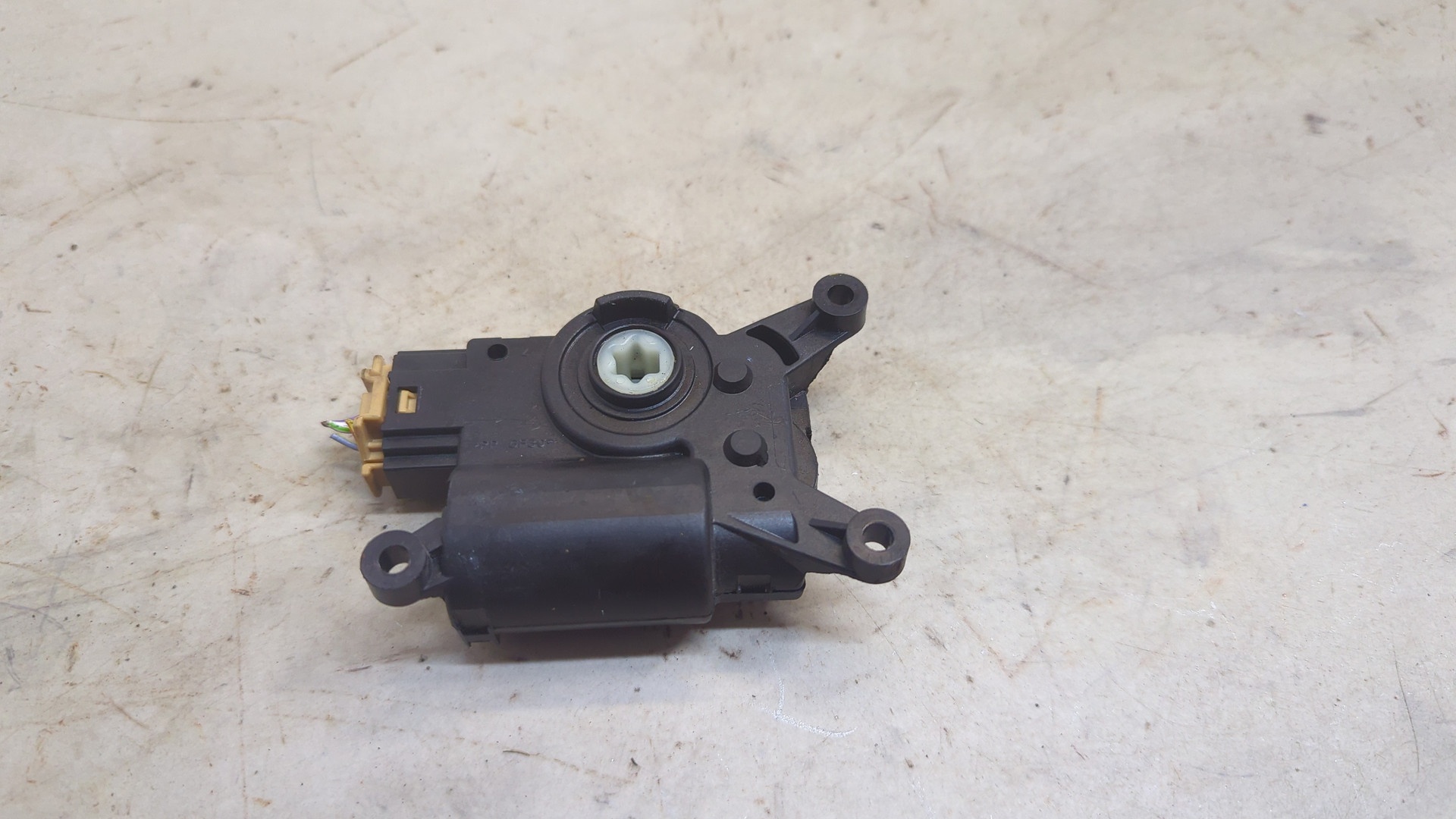 Моторчик заслонки печки