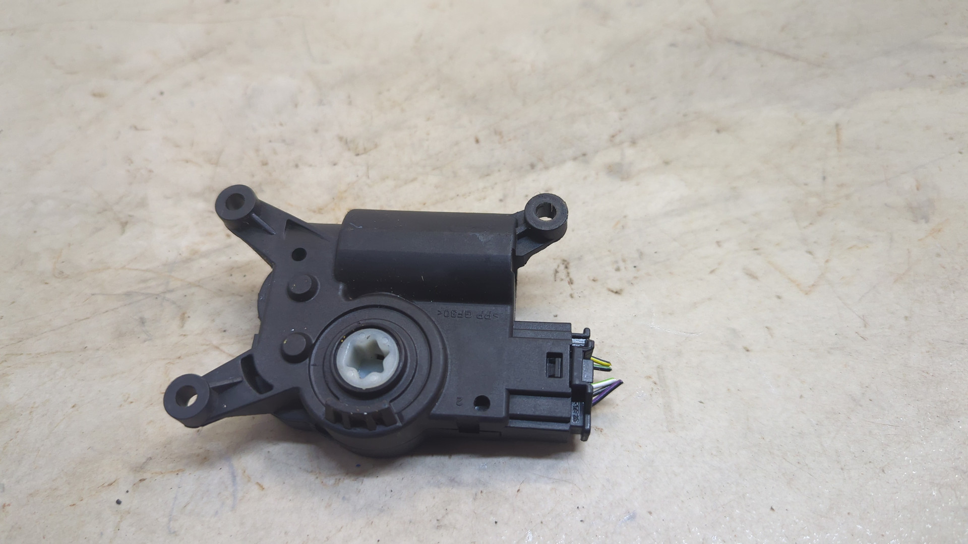 Моторчик заслонки печки