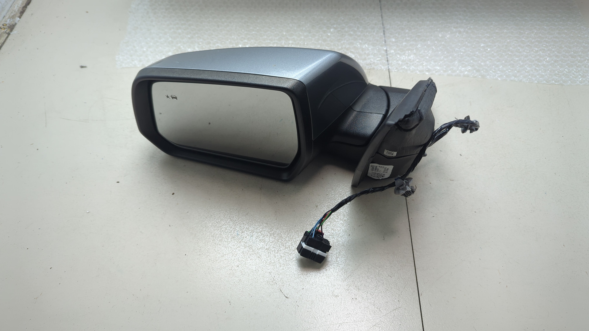 Зеркало левое электрическое