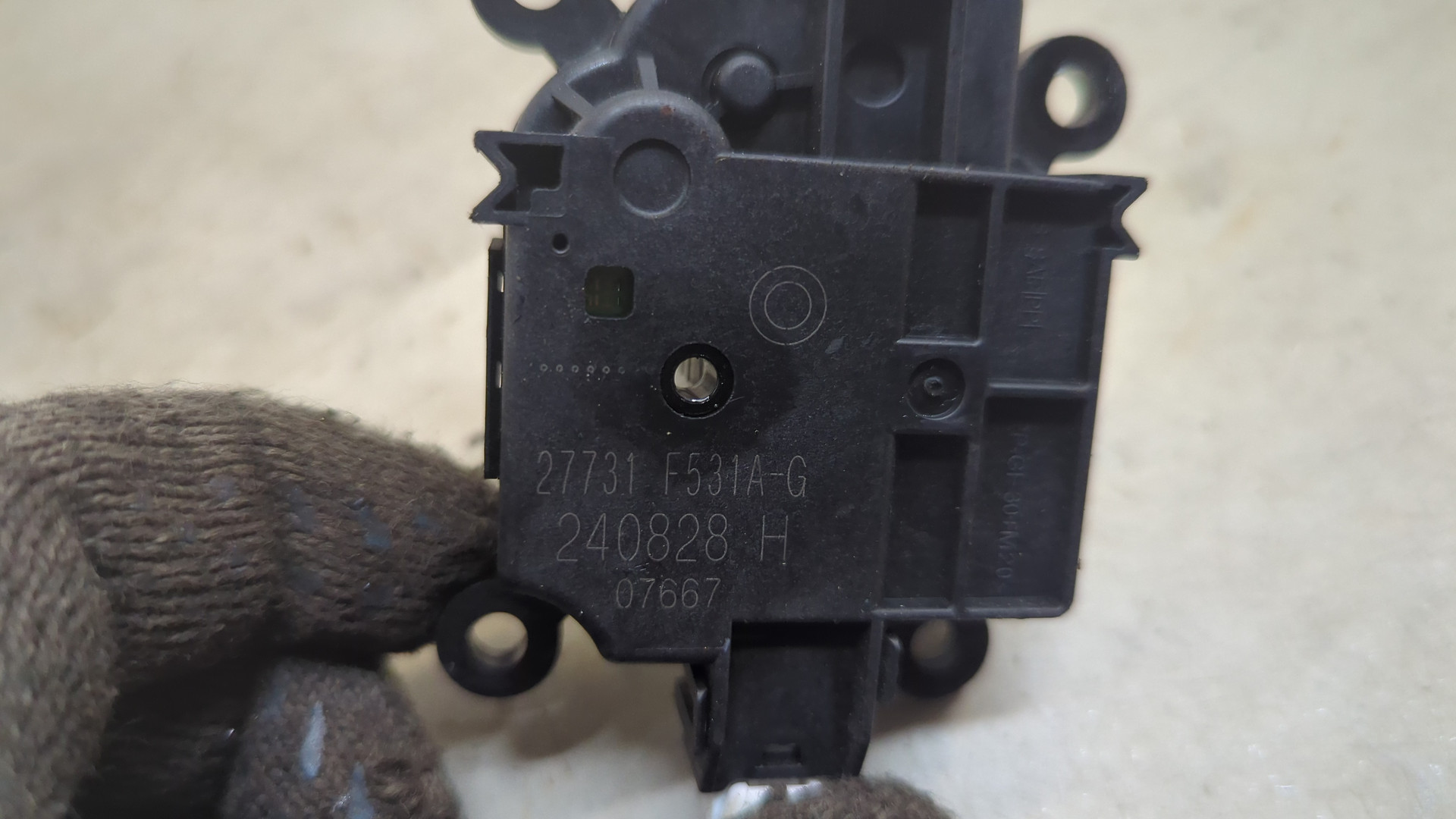 Моторчик заслонки печки