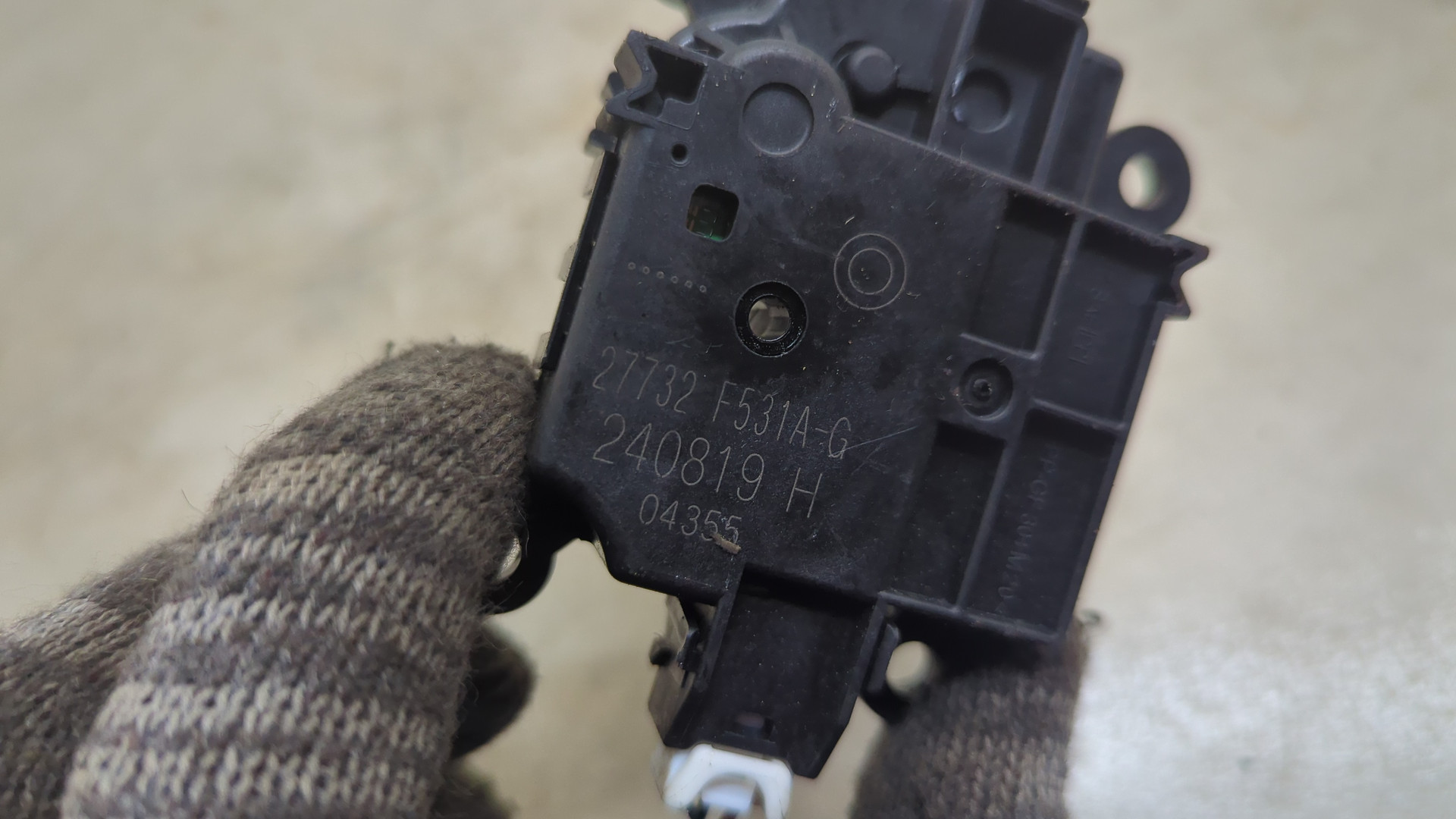 Моторчик заслонки печки