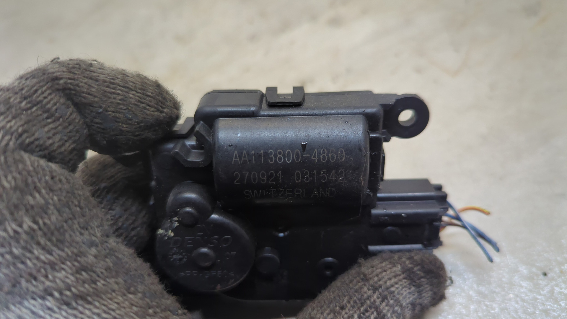 Моторчик заслонки печки