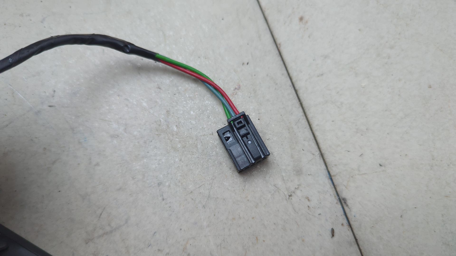 Зеркало правое электрическое