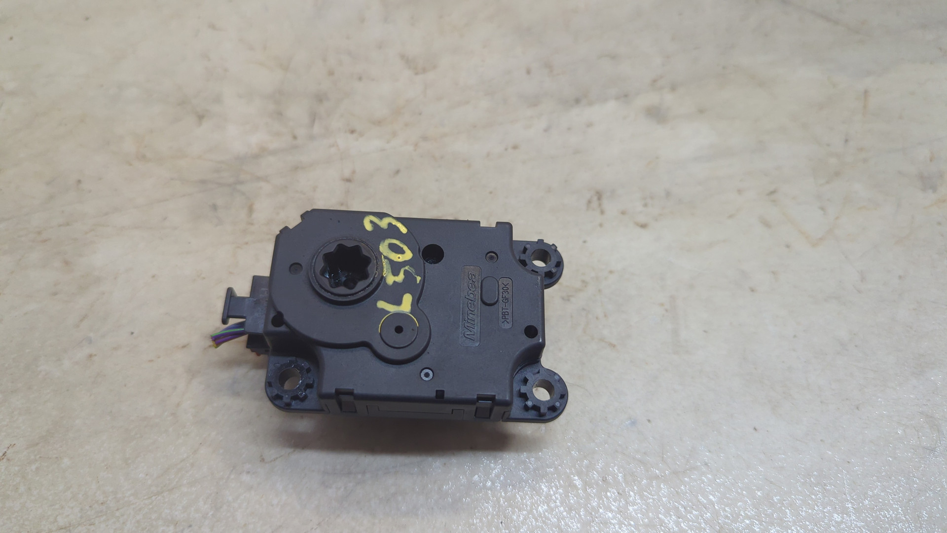 Моторчик заслонки печки