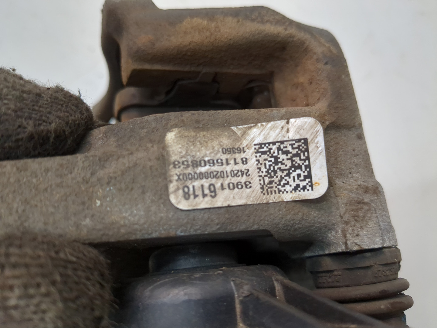 Суппорт задний левый