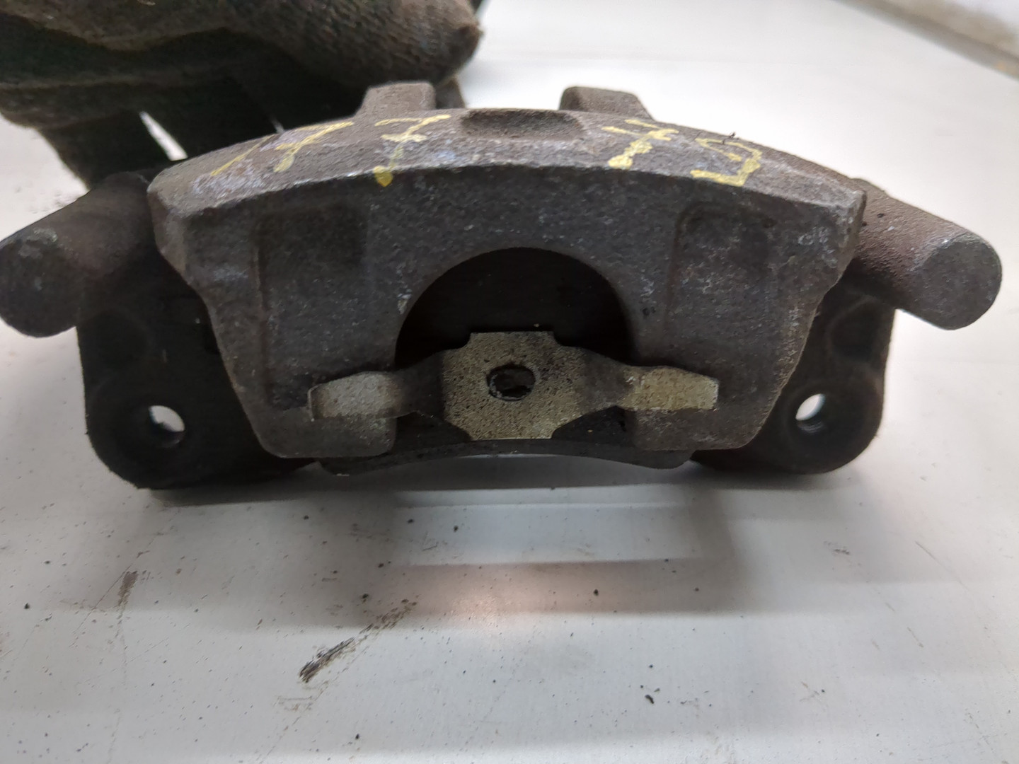 Суппорт задний левый