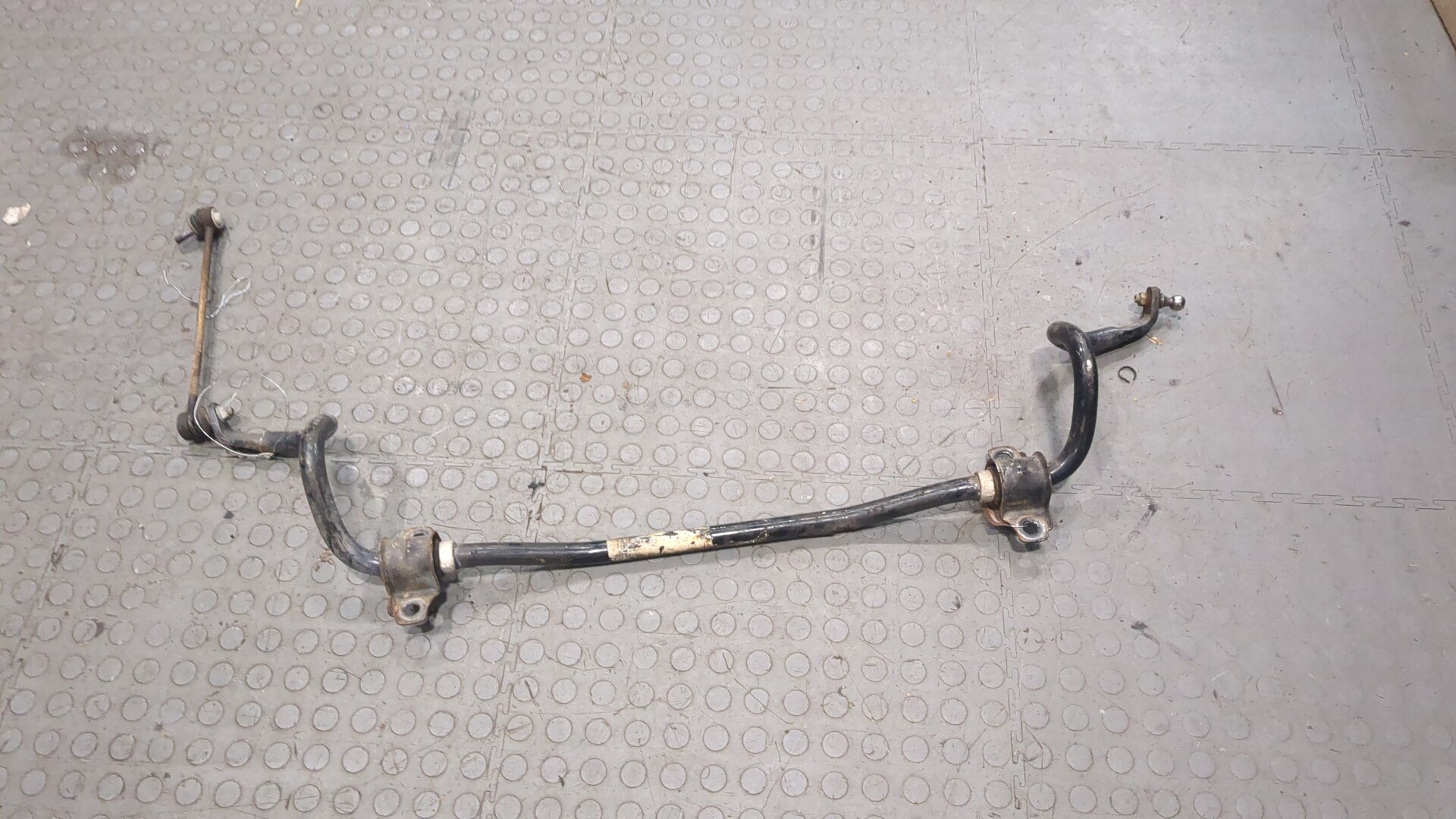 Стабилизатор передний