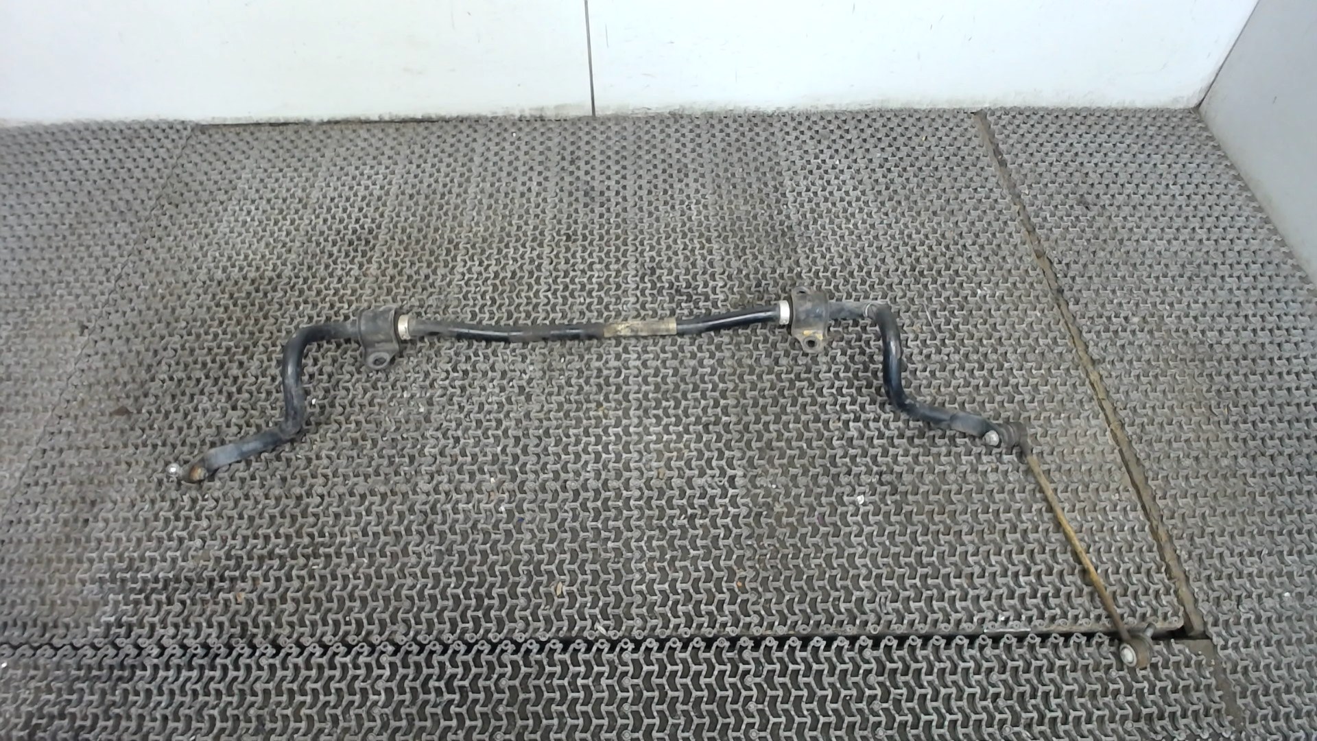 Стабилизатор передний