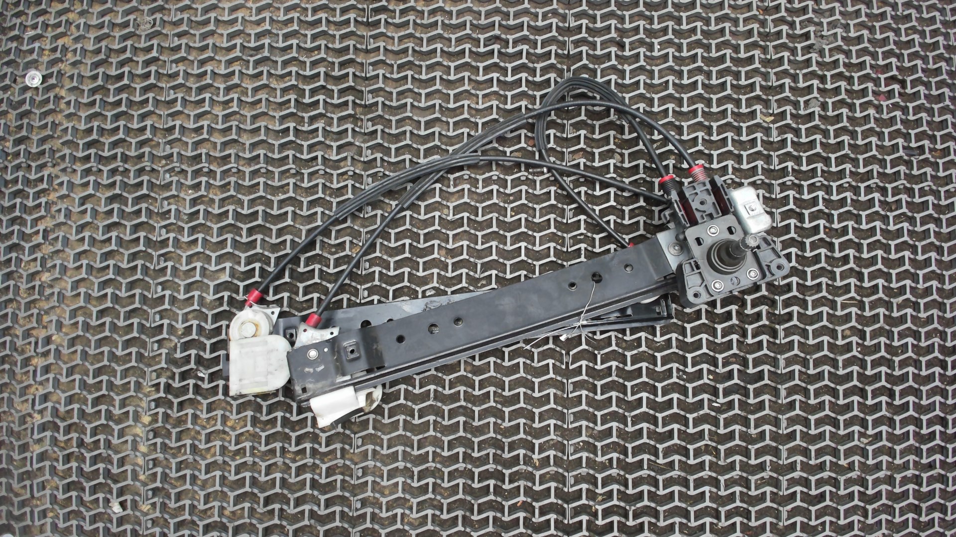 Стеклоподъемник механ. задний левый