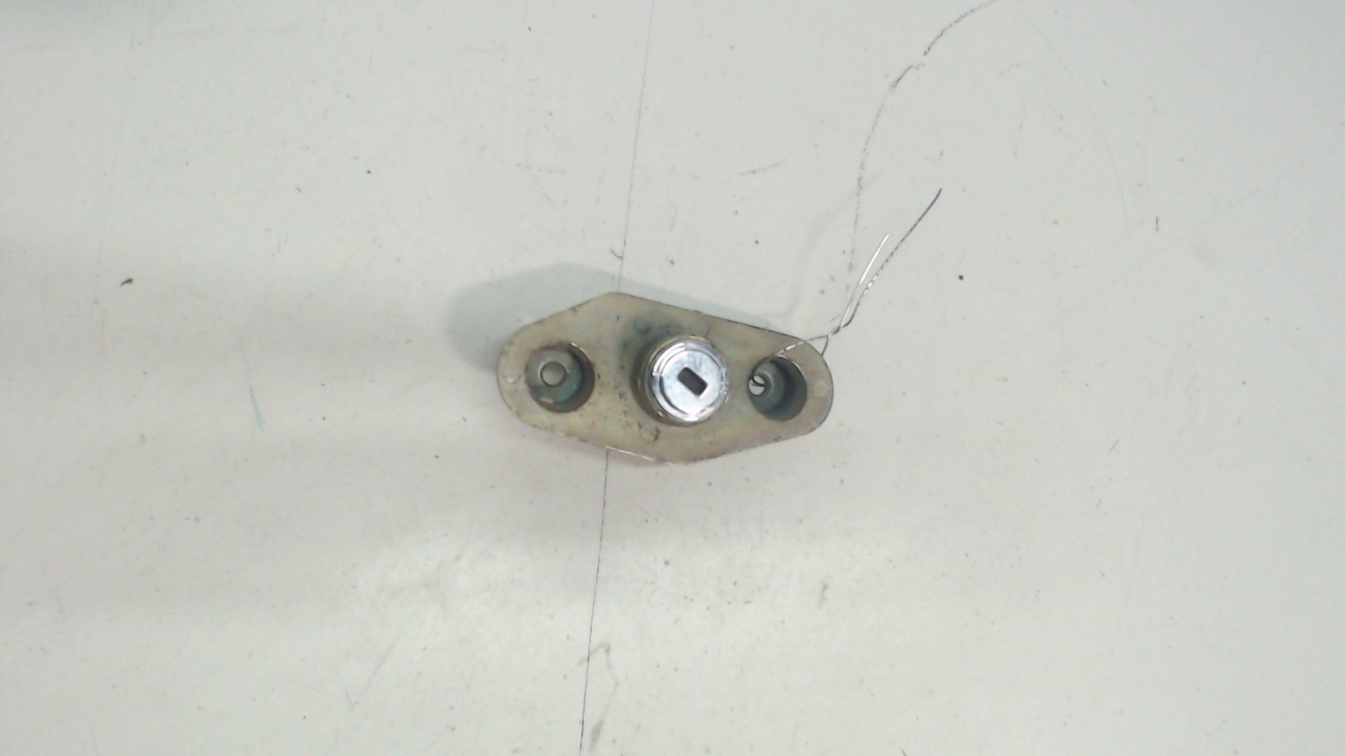 Замок багажника