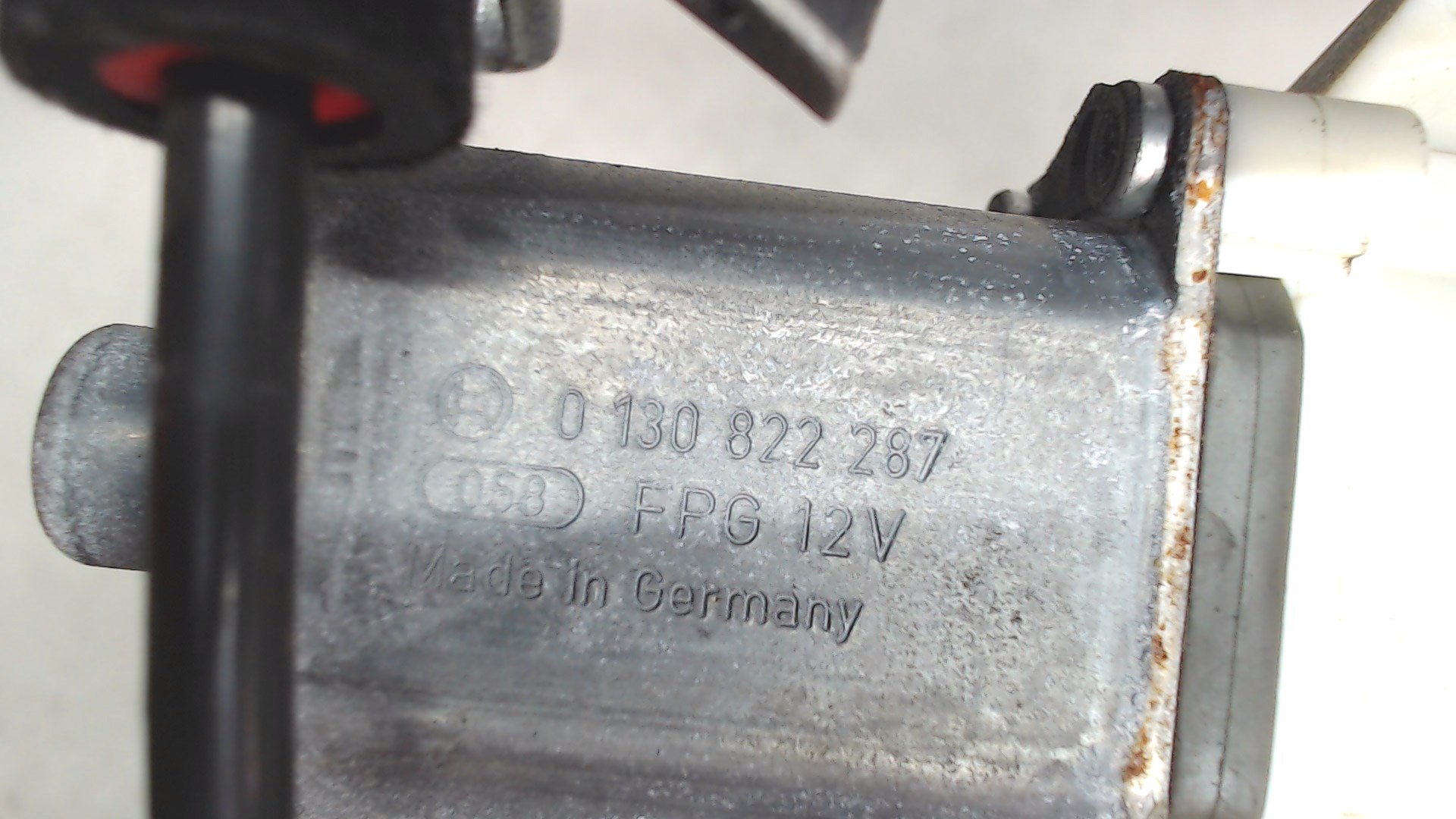 Стеклоподъемник электр. задний правый