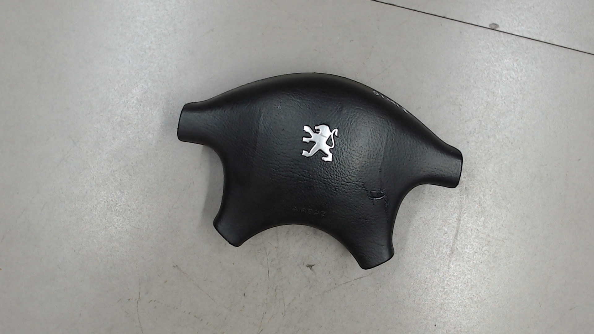 Подушка безопасности в рулевое колесо