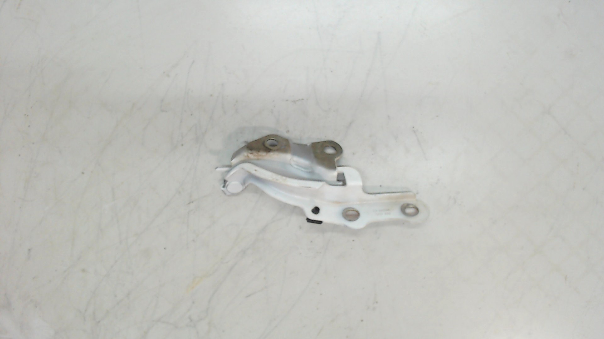 Петля капота правая