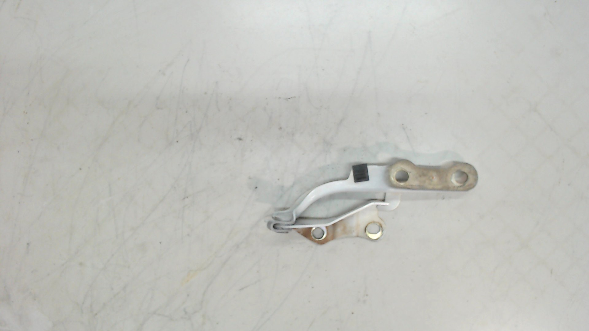 Петля капота правая