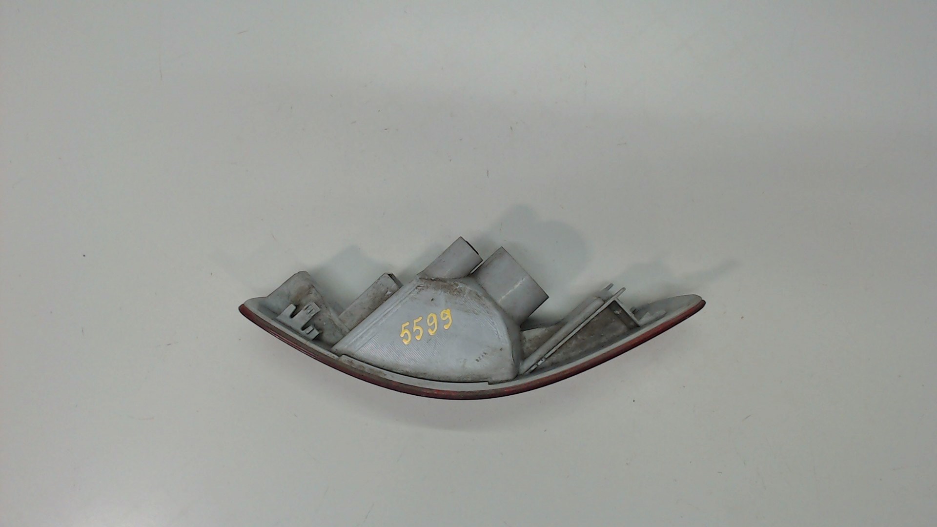 Отражатель в бампер задний левый