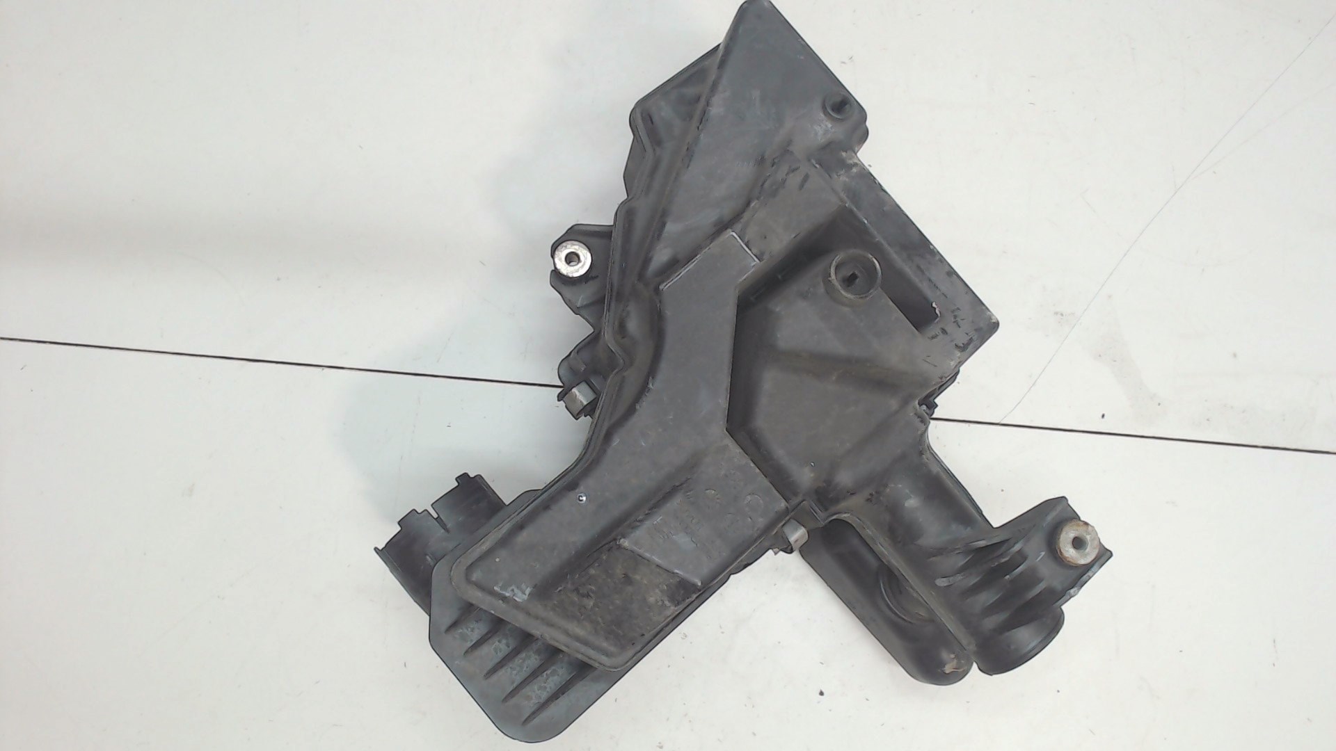 Корпус воздушного фильтра для C30 2006-2013