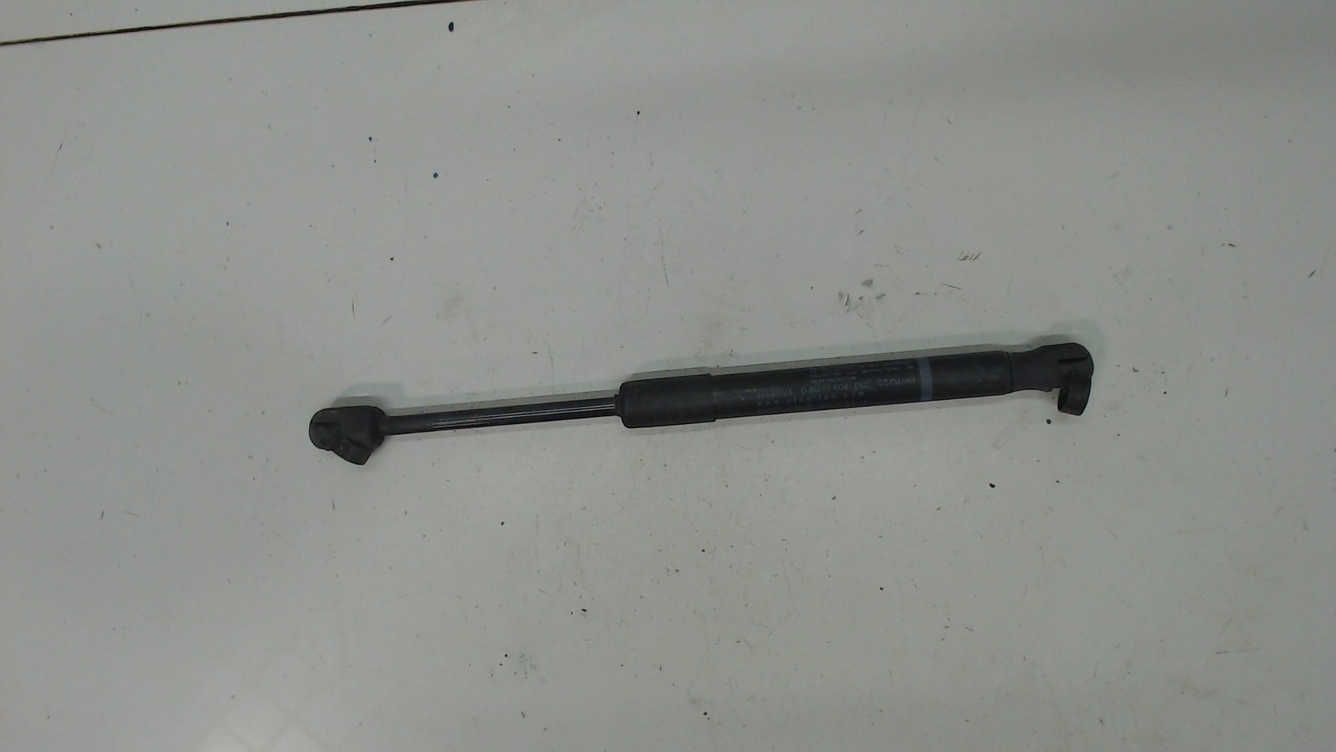 Амортизатор капота