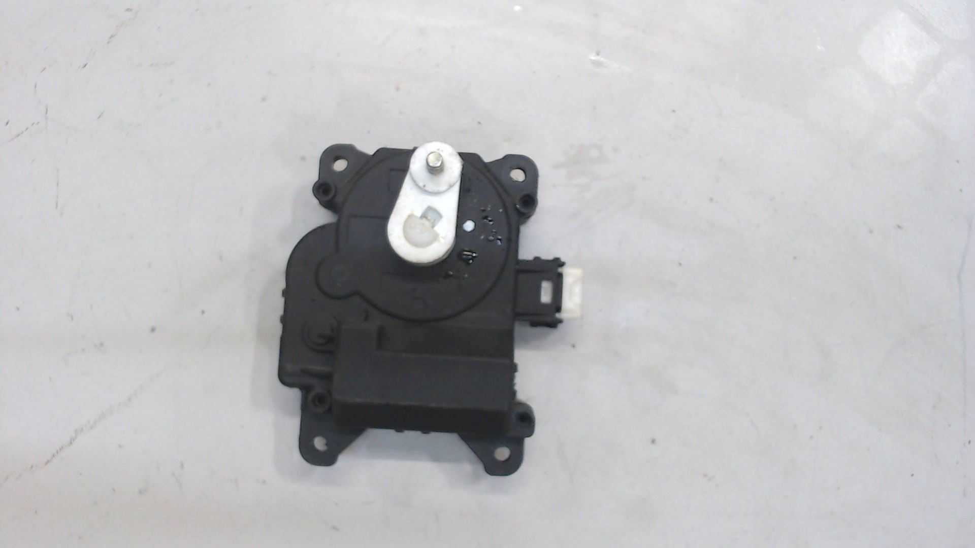 Моторчик заслонки печки