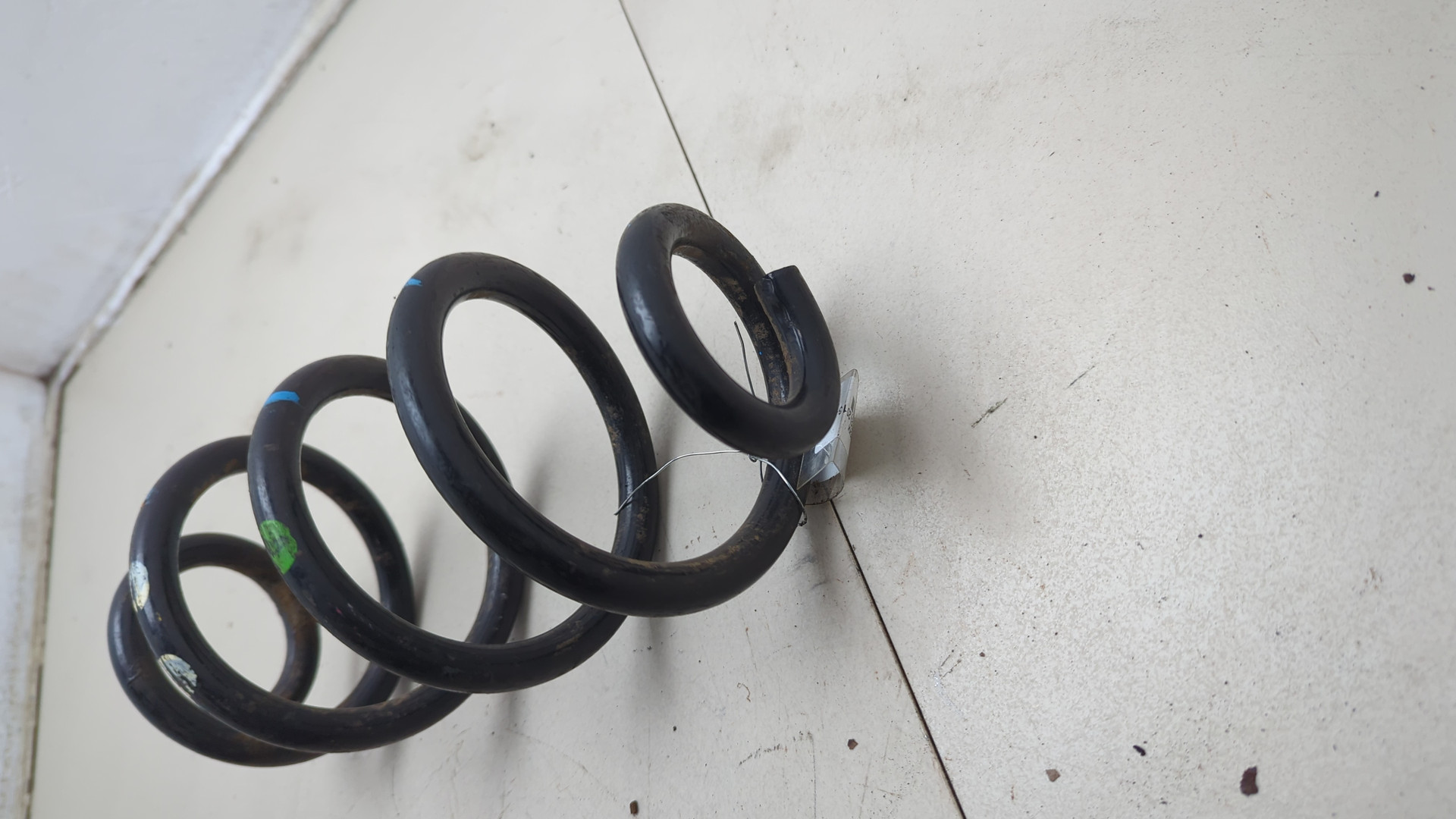 Пружина задняя