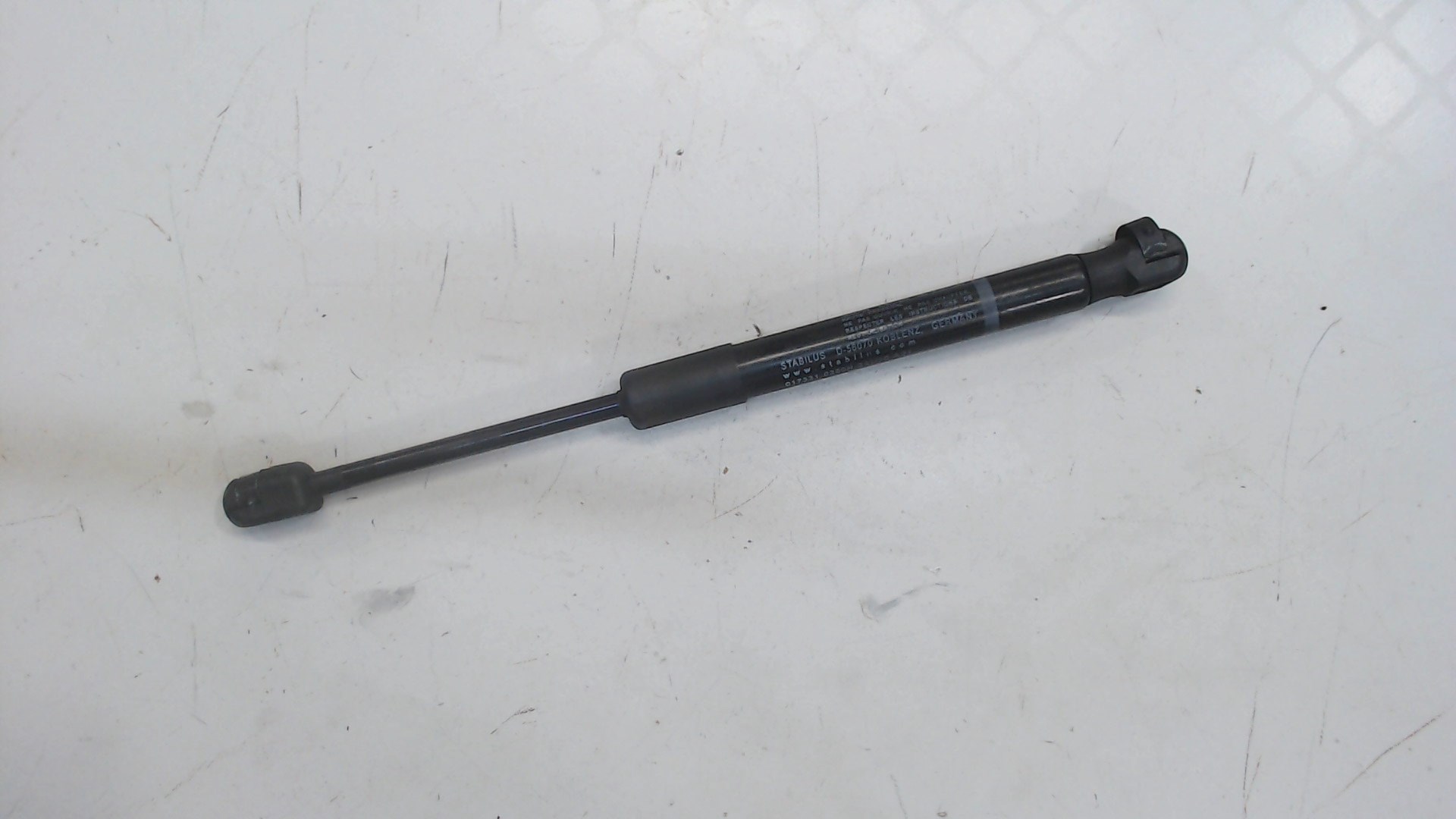 Амортизатор капота