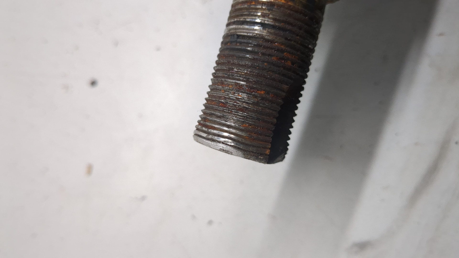 Полуось передняя левая