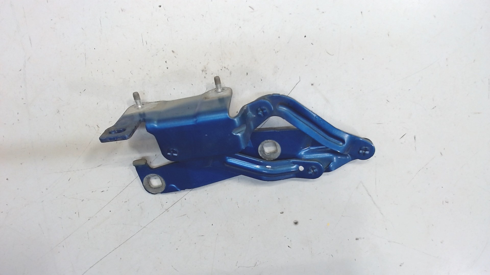 Петля капота правая