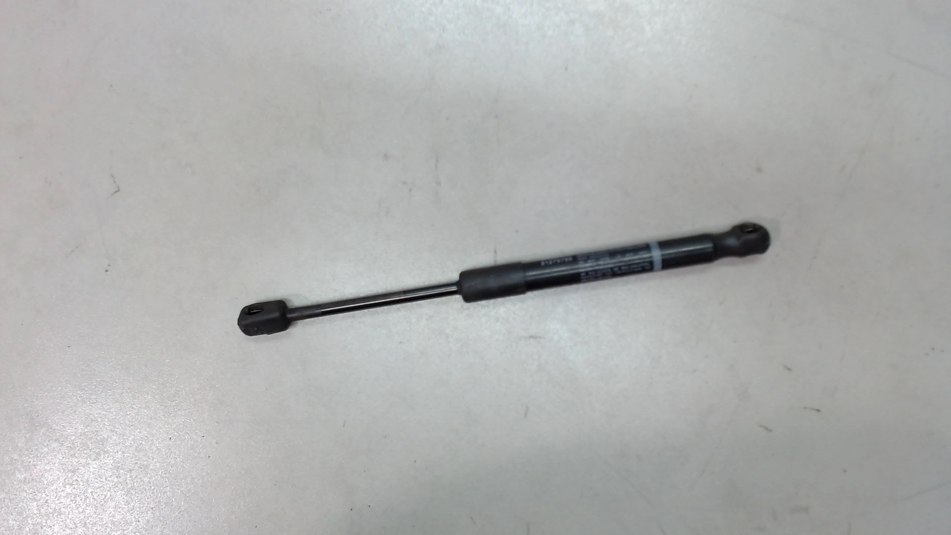 Амортизатор капота